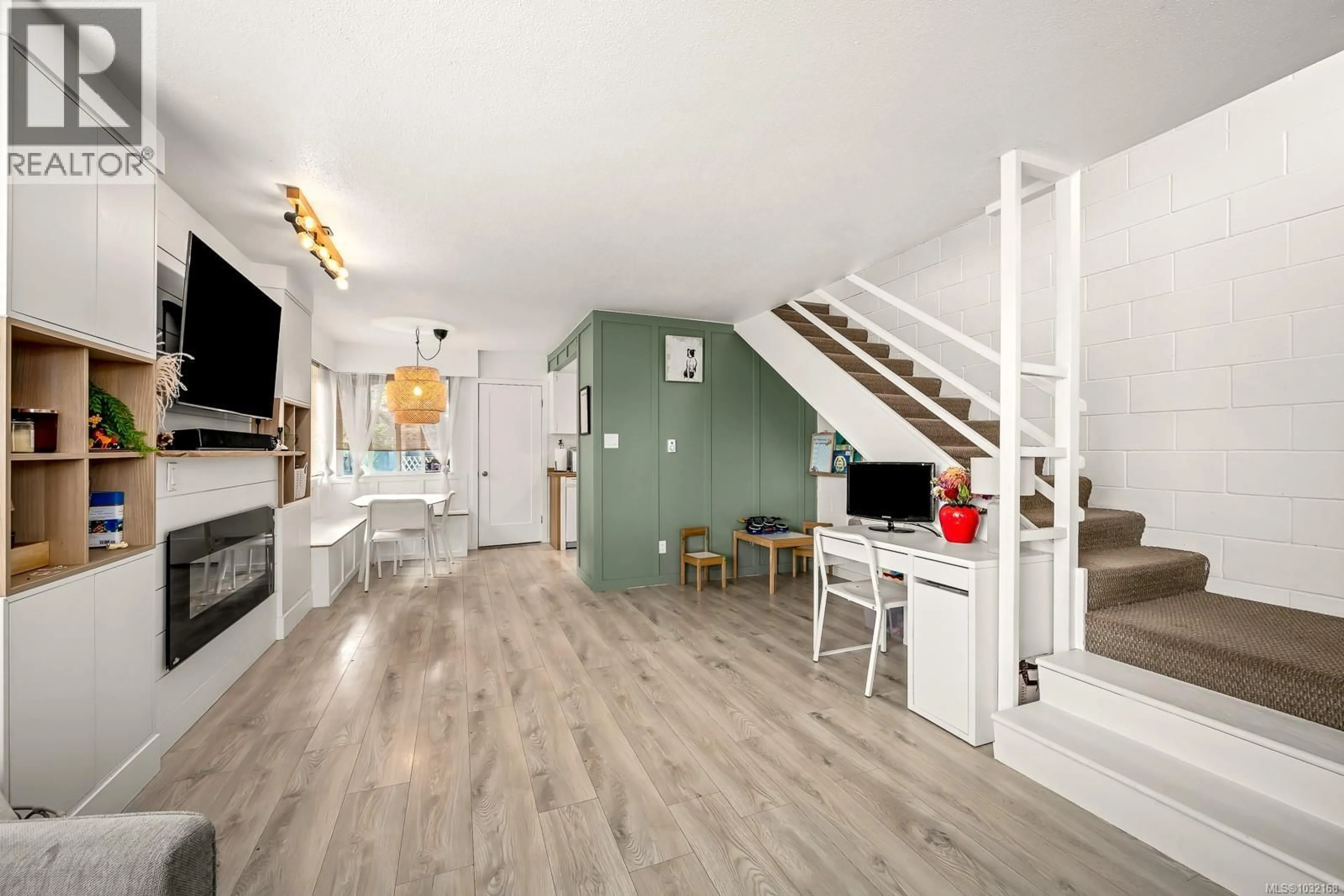 Unknown for ENGLAND AVENUE, Courtenay British Columbia V9N2P7