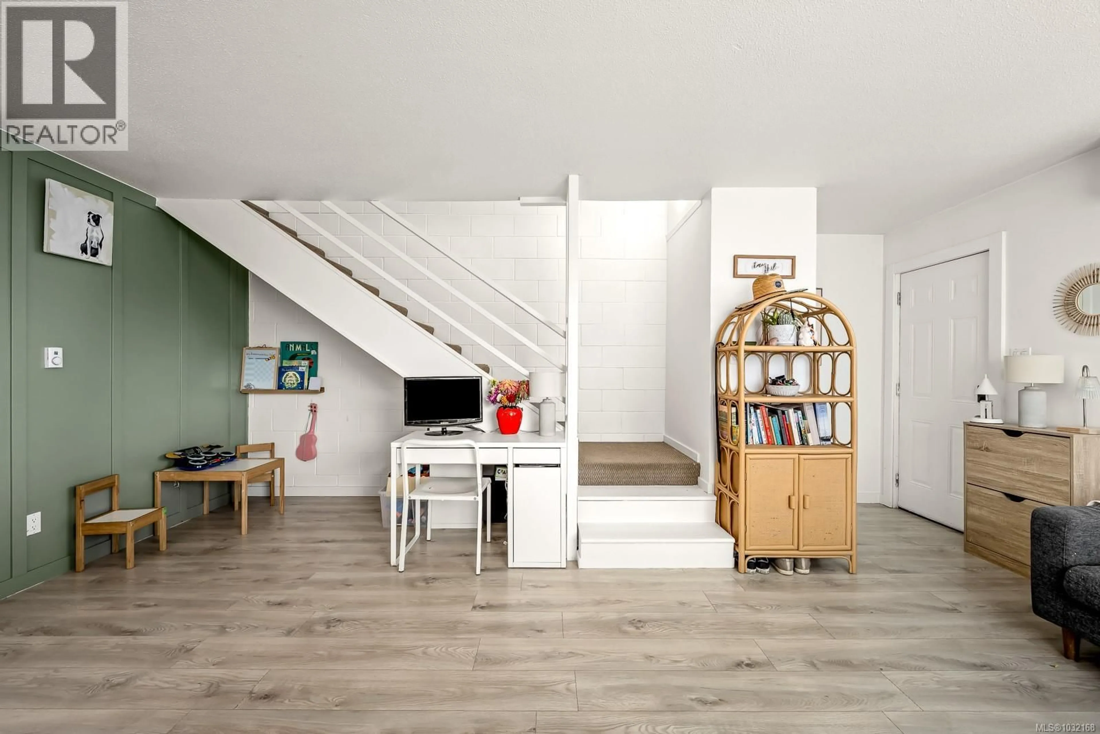 Unknown for ENGLAND AVENUE, Courtenay British Columbia V9N2P7