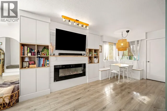 ENGLAND AVENUE, Courtenay 5