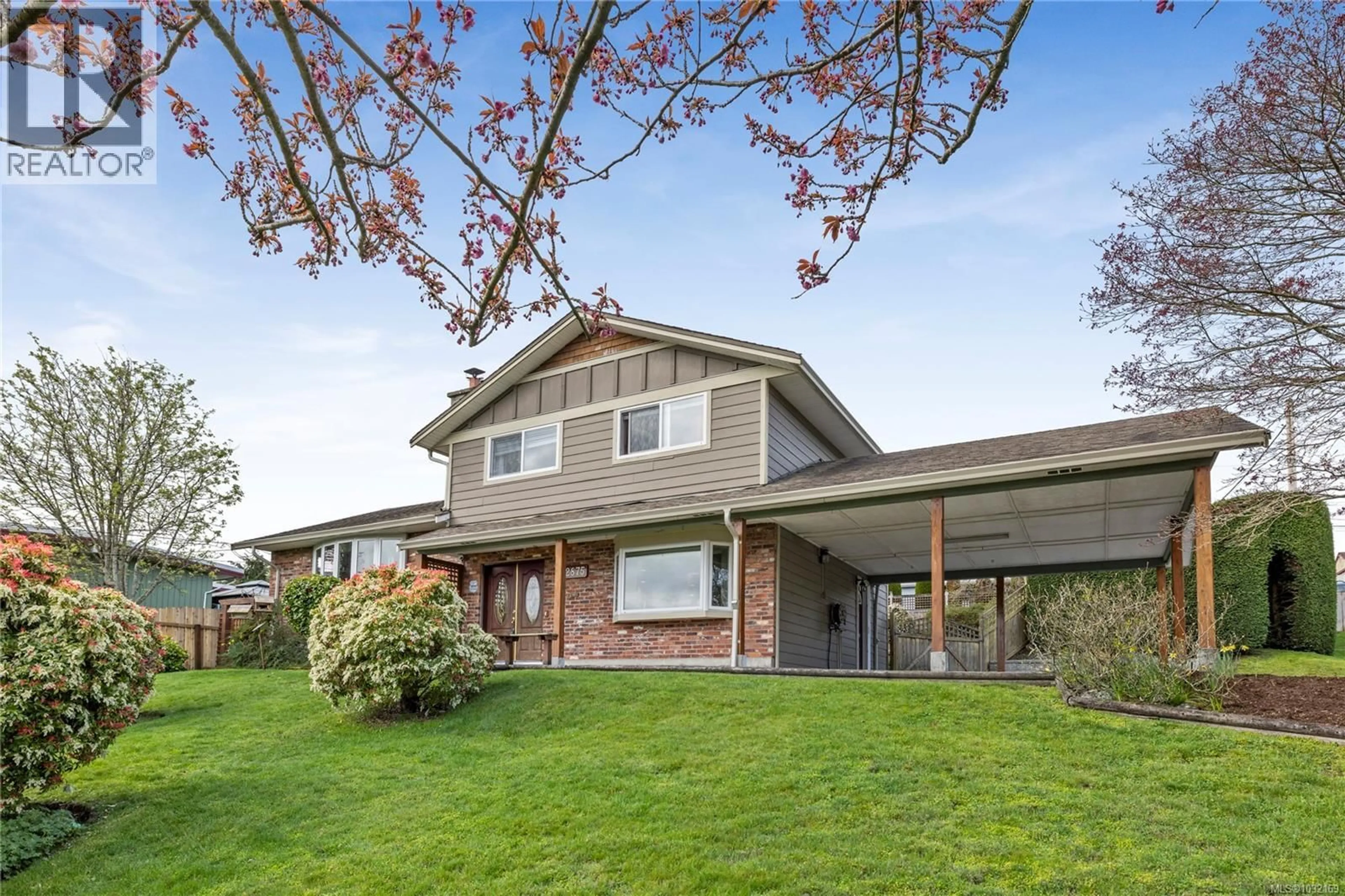 Home with vinyl exterior material, mountain view for 2875 HALIDAY CRESCENT, Nanaimo British Columbia V9S3N1