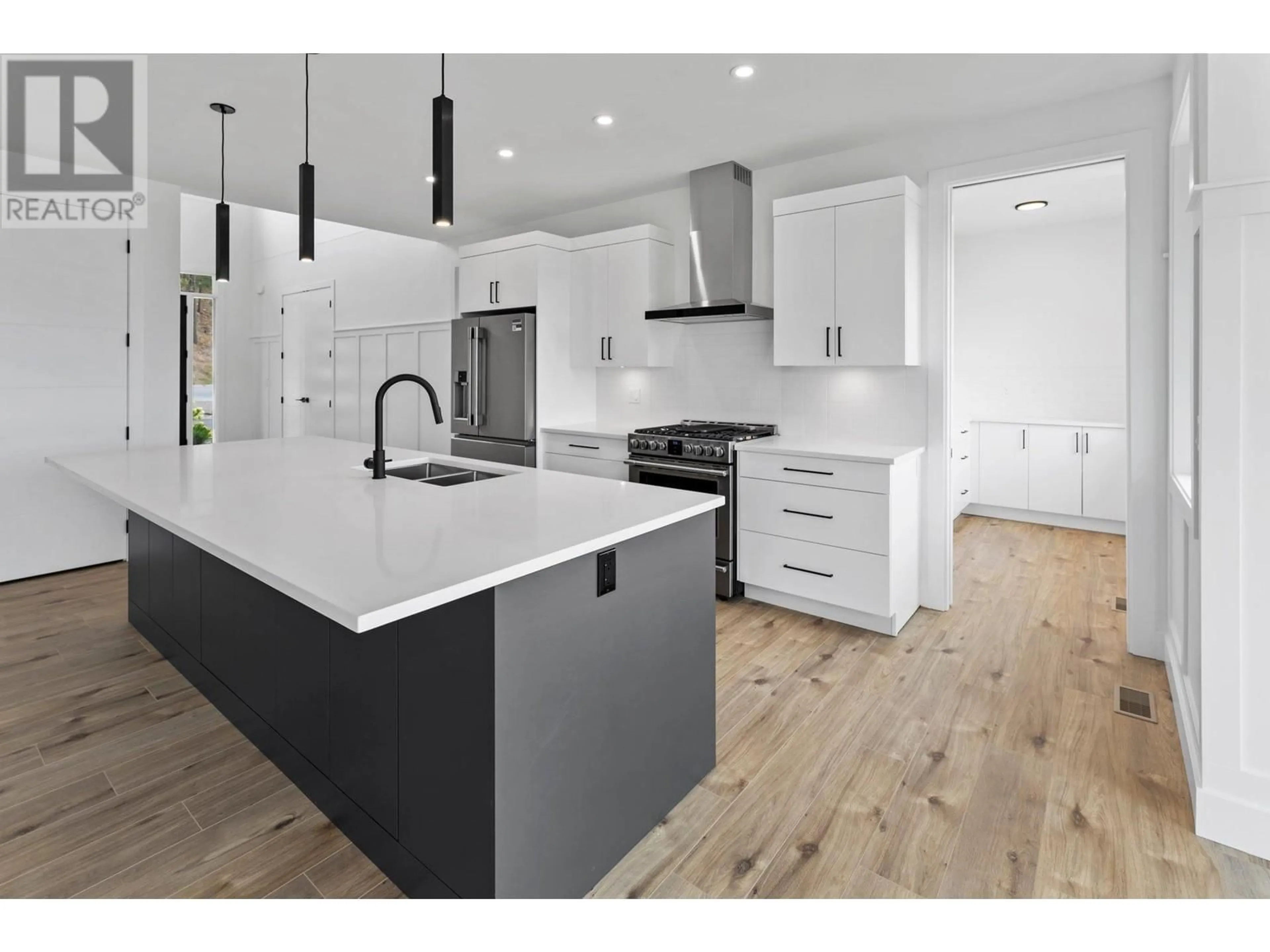 Open concept kitchen, unknown for 2871 COPPER RIDGE DRIVE, West Kelowna British Columbia V4T0E7