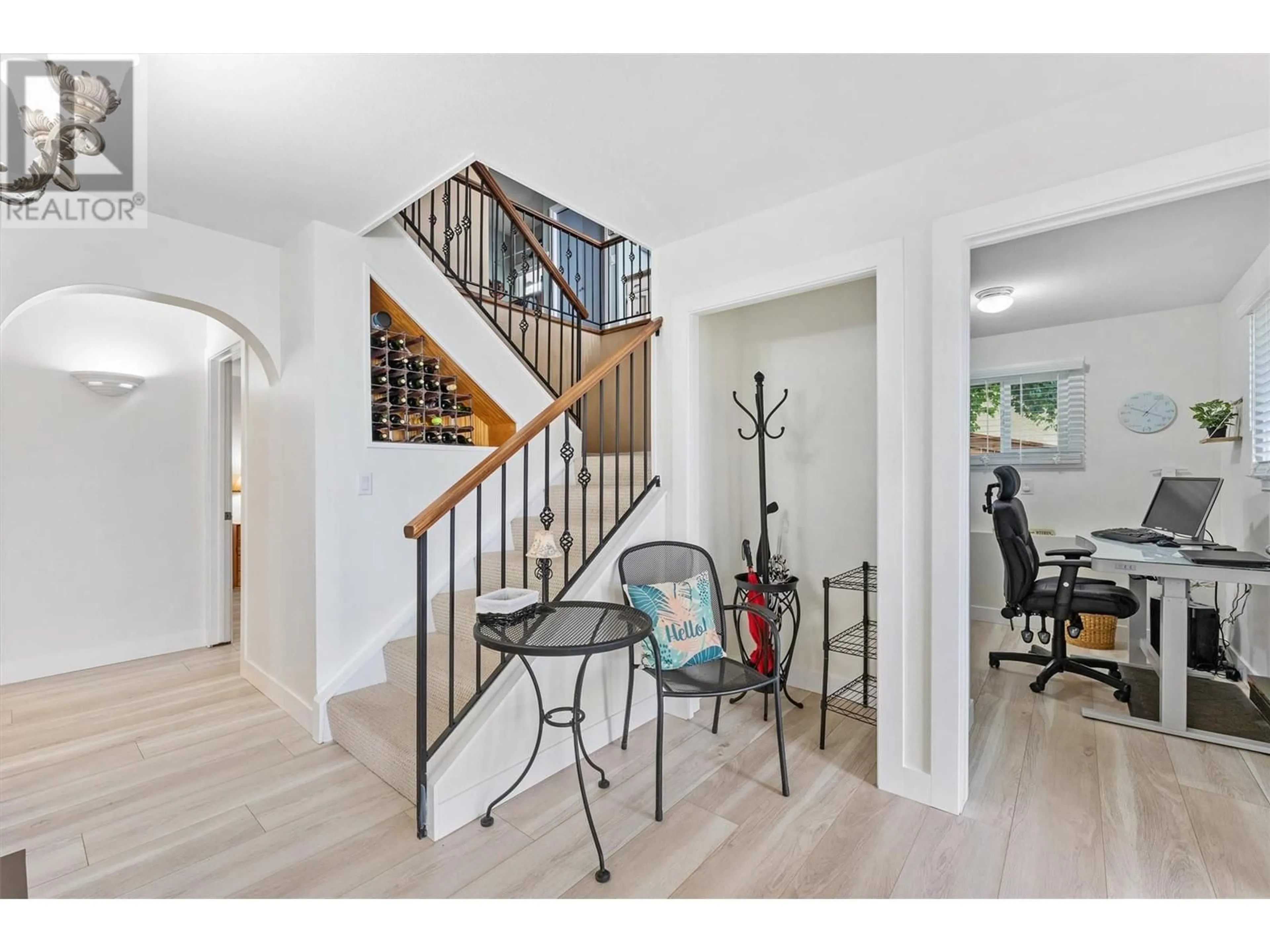 Indoor entryway, wood floors for 1301 Begley Road, Kelowna British Columbia V1P1K8