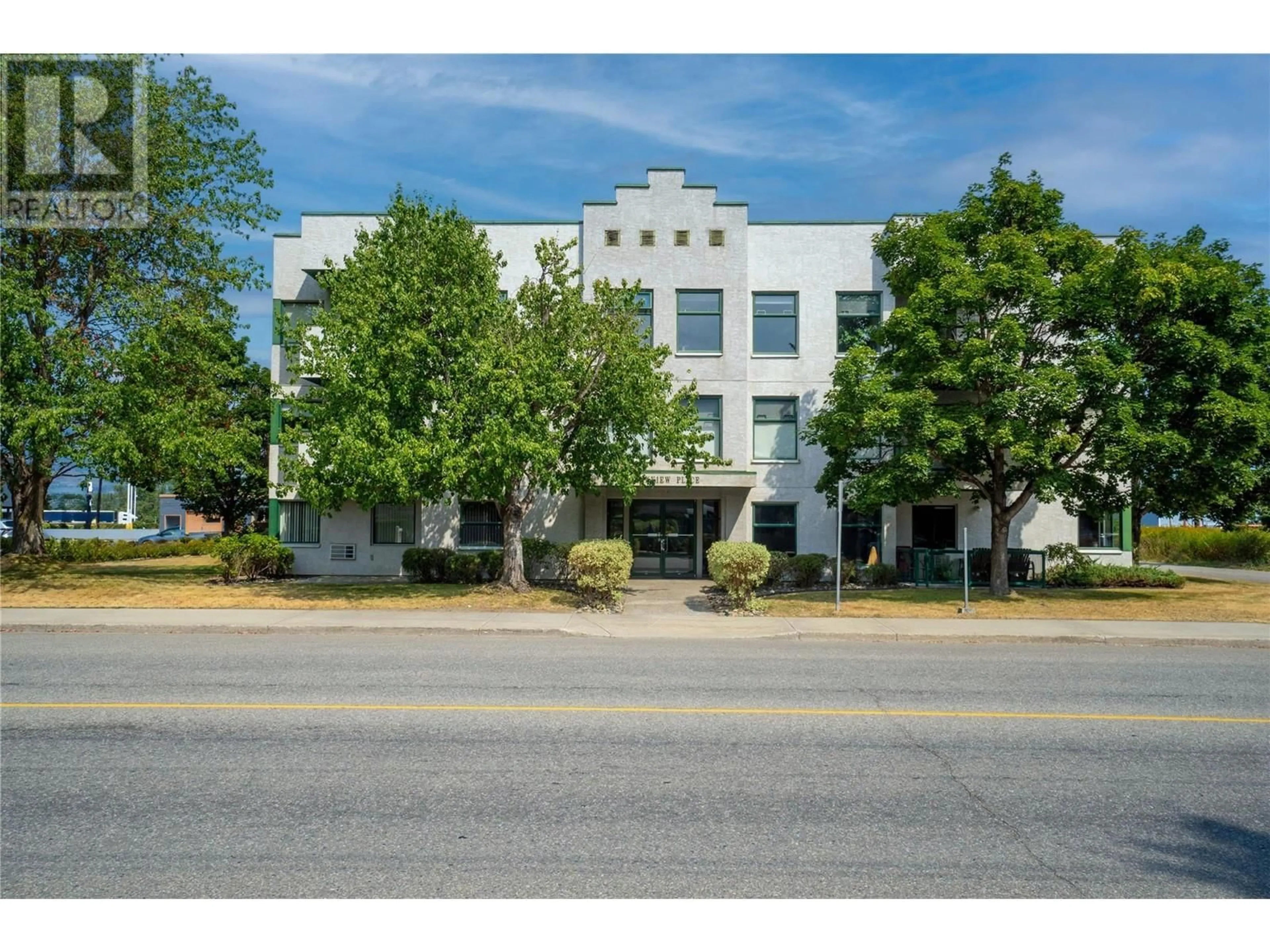 A pic from exterior of the house or condo, the front or back of building for 851 5 Avenue SW Unit# 304, Salmon Arm British Columbia V1E1K2