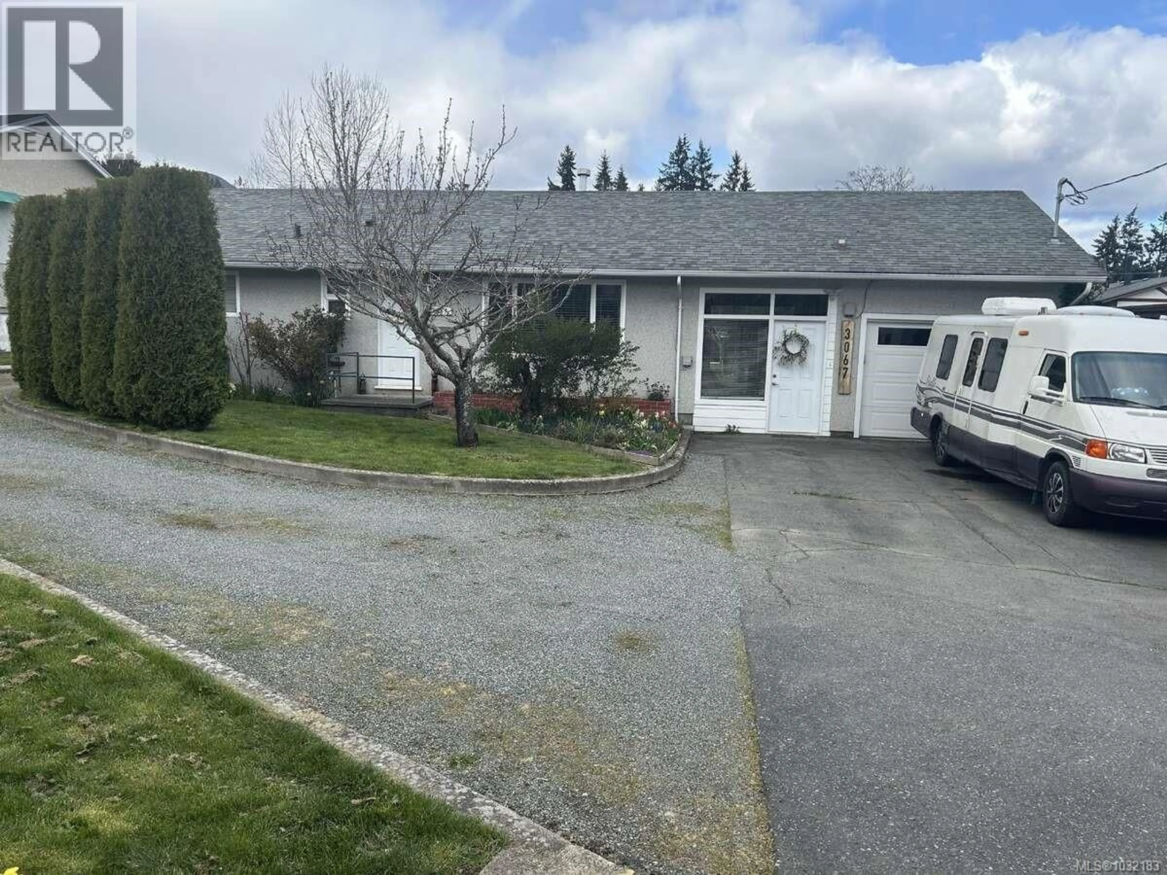 A pic from outside/outdoor area/front of a property/back of a property/a pic from drone, street for 3067 SHERMAN ROAD, Duncan British Columbia V9L2C1