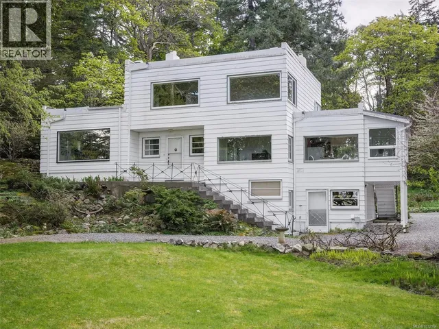 2620 QUEENSWOOD DRIVE, Saanich 5