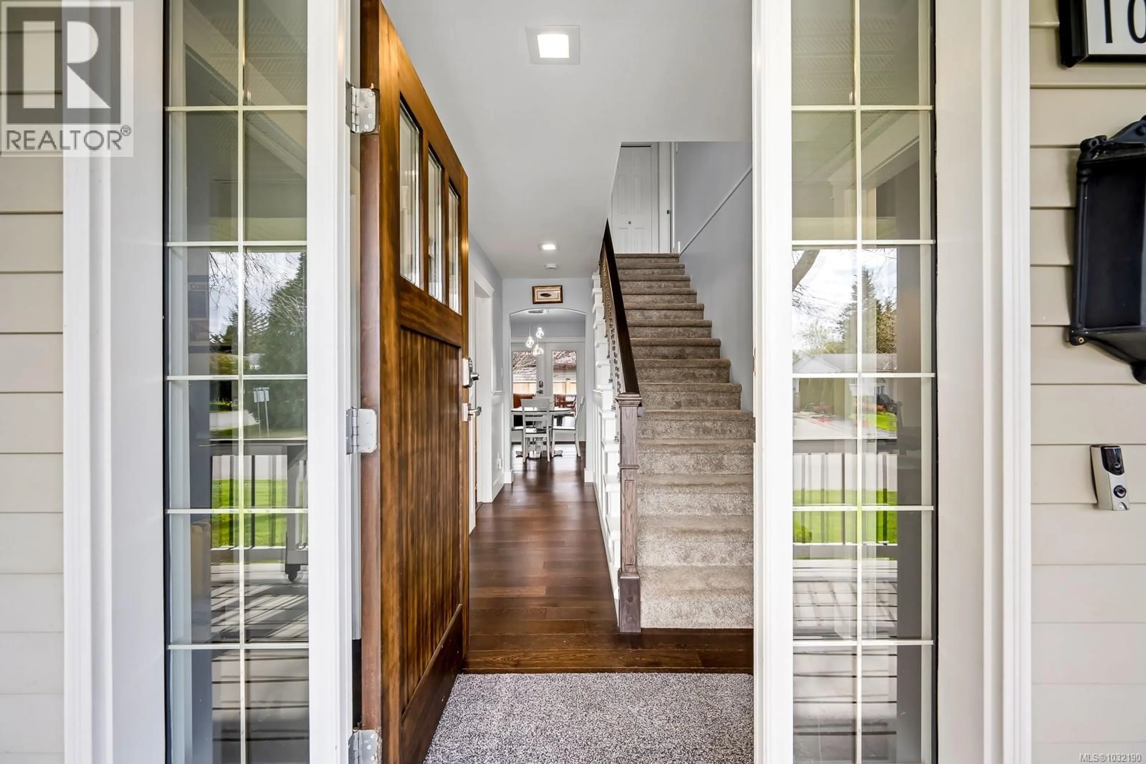 Indoor entryway for 1097 MCBRIDE PLACE, Courtenay British Columbia V9N8Z2