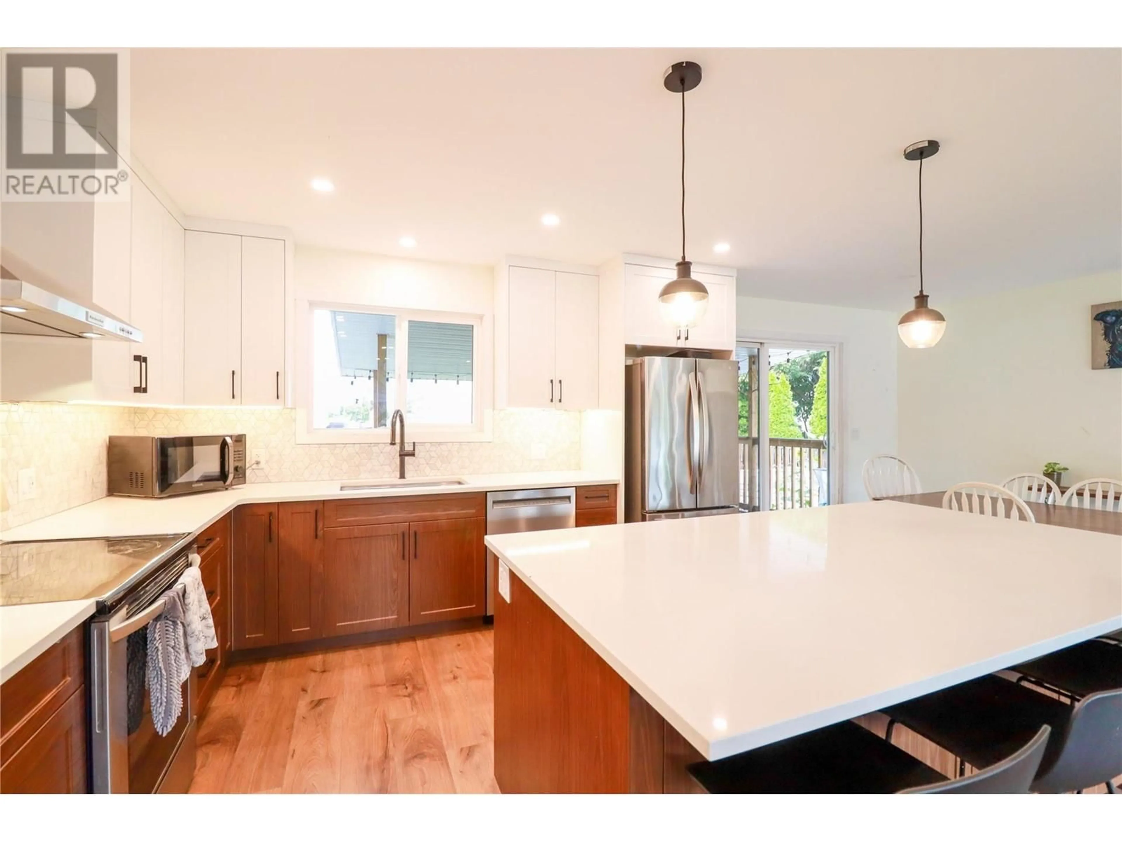 Open concept kitchen for 150 NESBITT Crescent, Penticton British Columbia V2A6N4