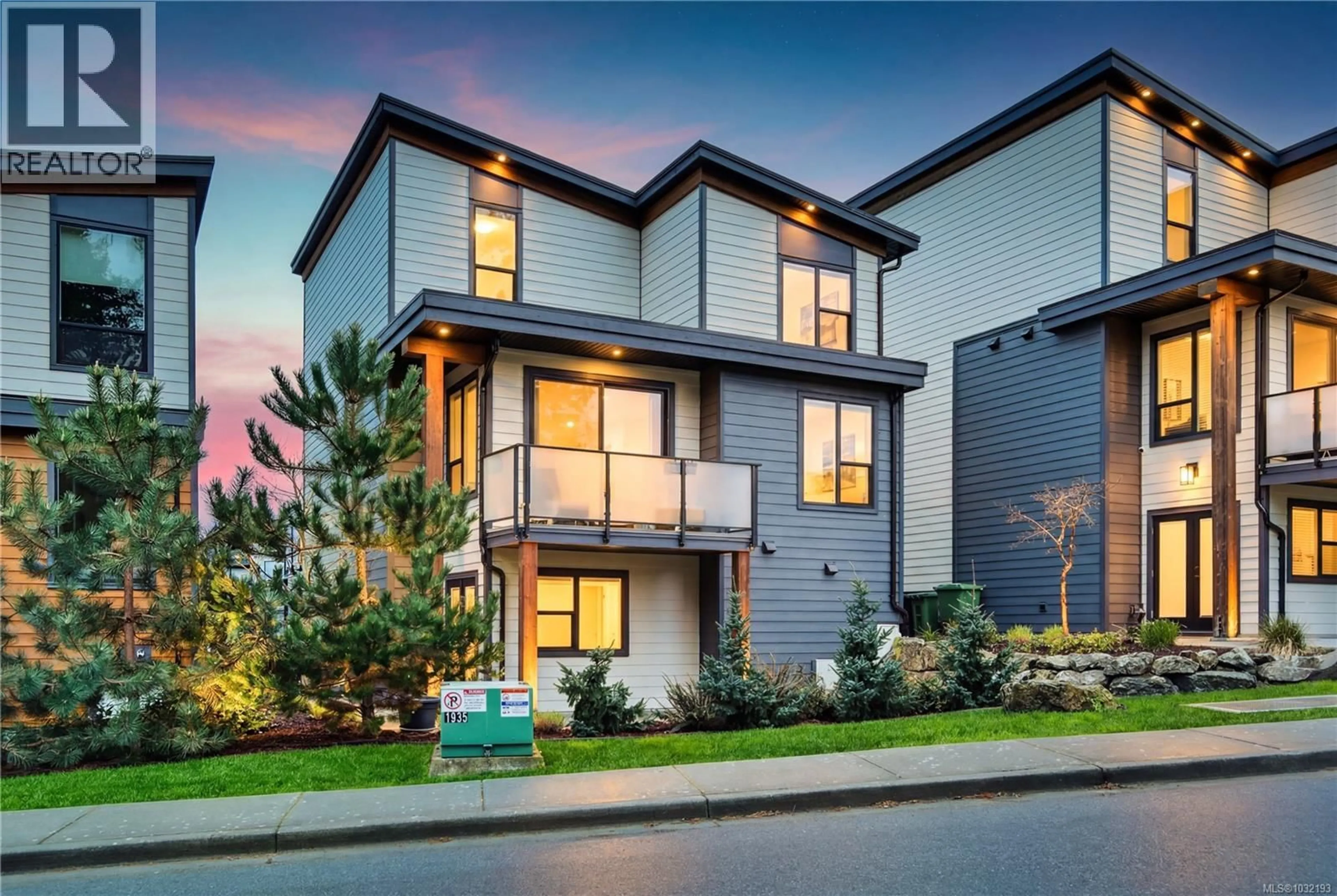 Home with brick exterior material, street for 103 - 1217 MANZANITA PLACE, Nanaimo British Columbia V9T0L7