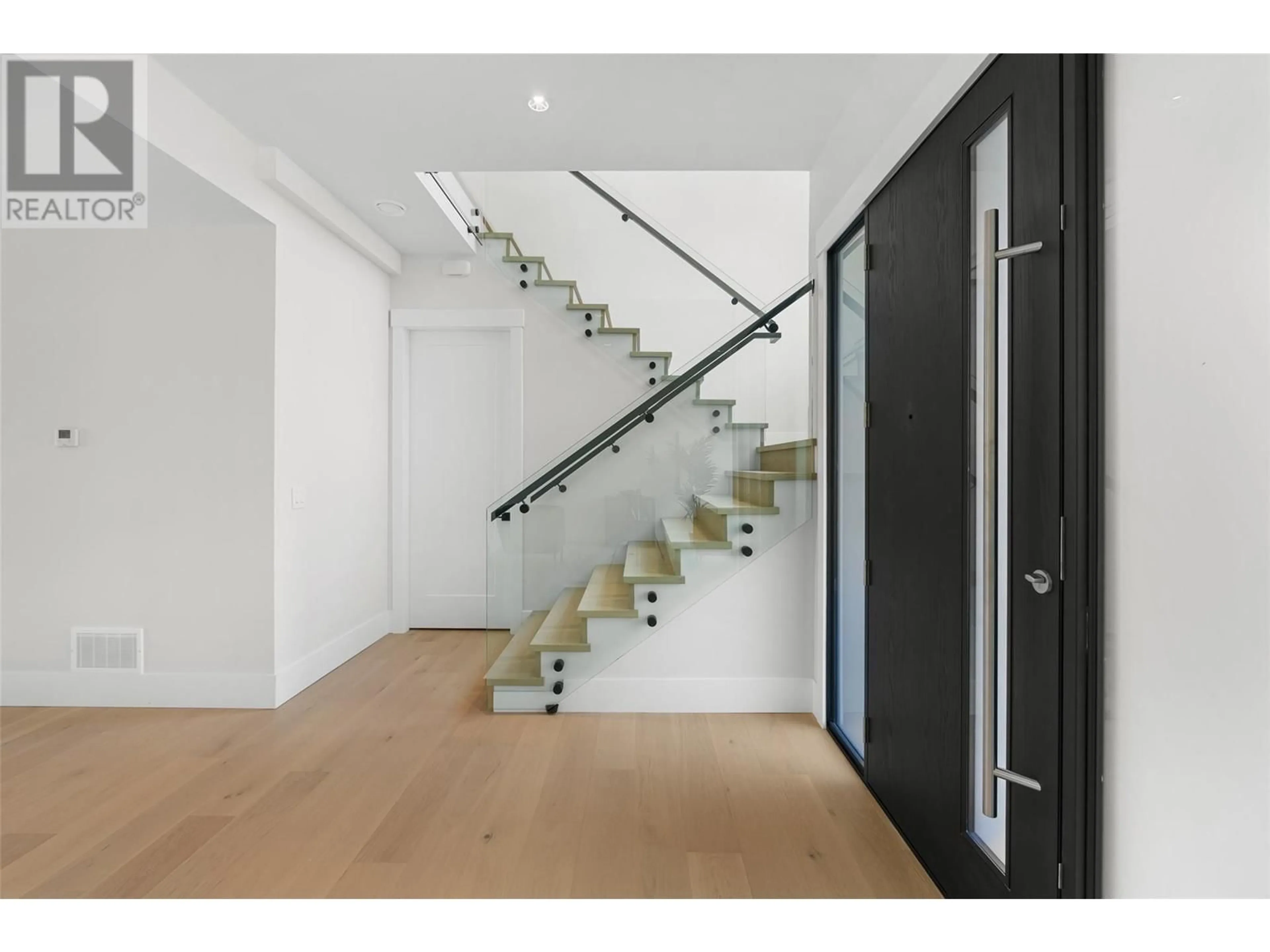Stairs for 1583 MALBEC PLACE, West Kelowna British Columbia V4T3B5