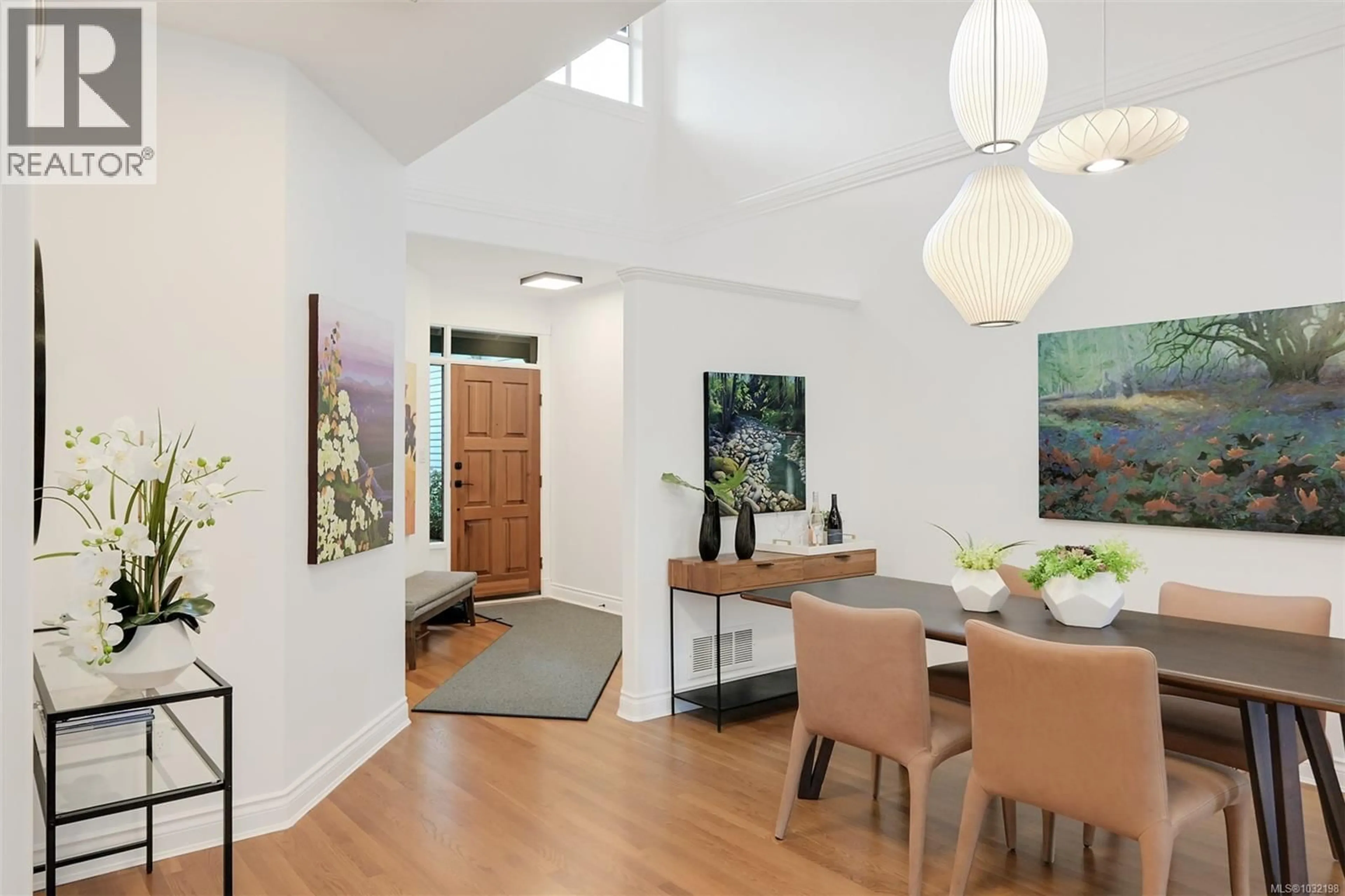 Dining room, wood/laminate floor for 66 - 530 MARSETT PLACE, Saanich British Columbia V8Z7J2
