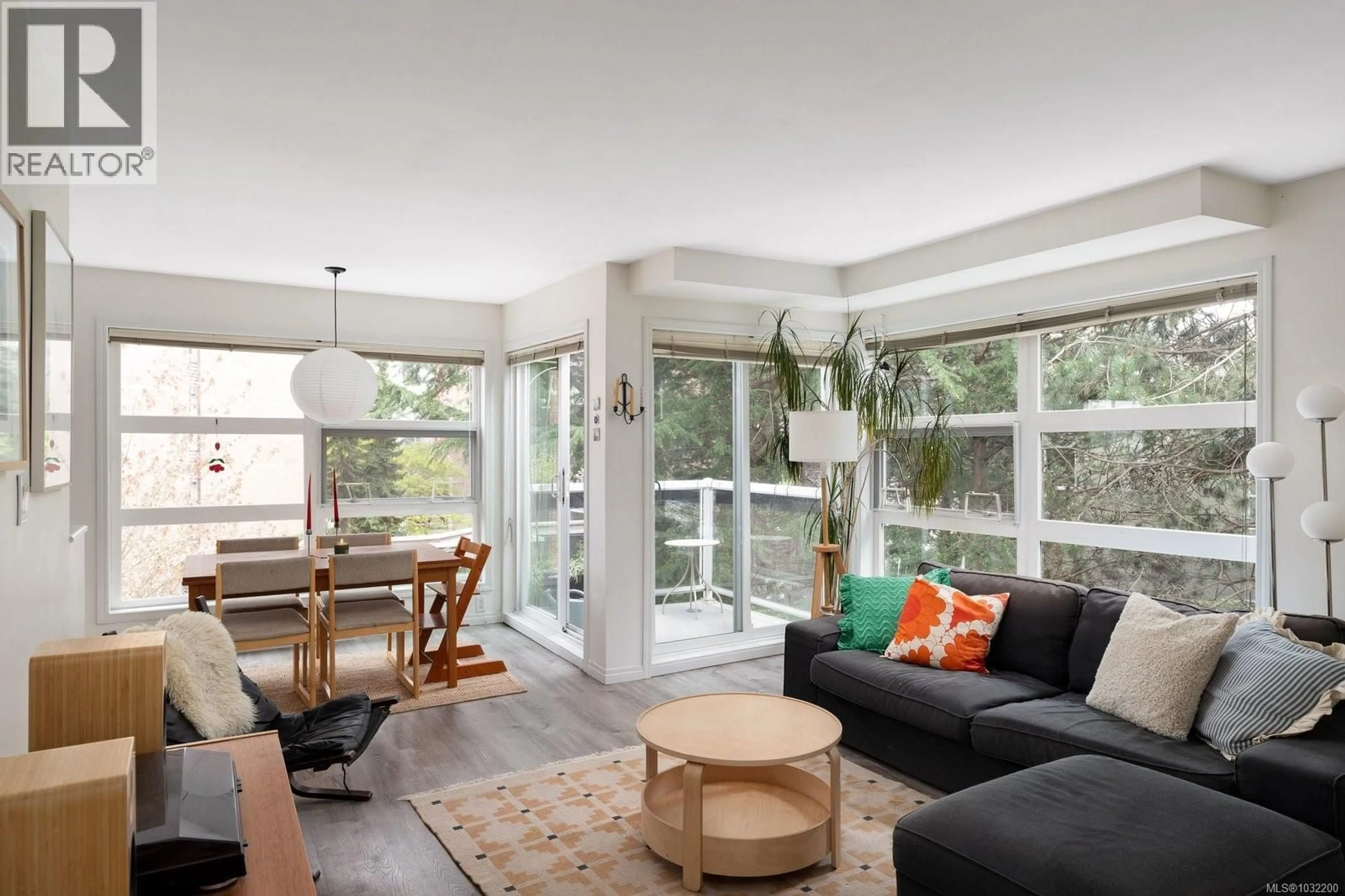 Living room with furniture, unknown for 304 - 853 NORTH PARK STREET, Victoria British Columbia V8W1S9