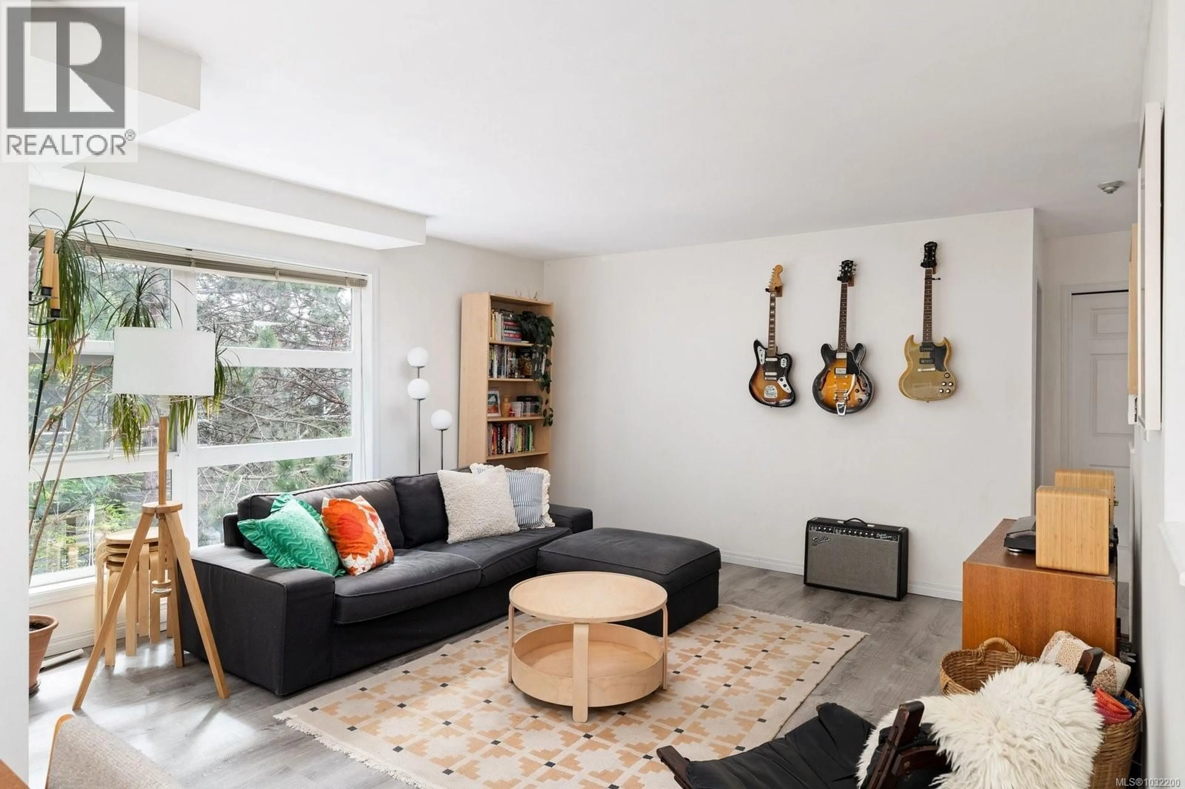 Living room with furniture, unknown for 304 - 853 NORTH PARK STREET, Victoria British Columbia V8W1S9