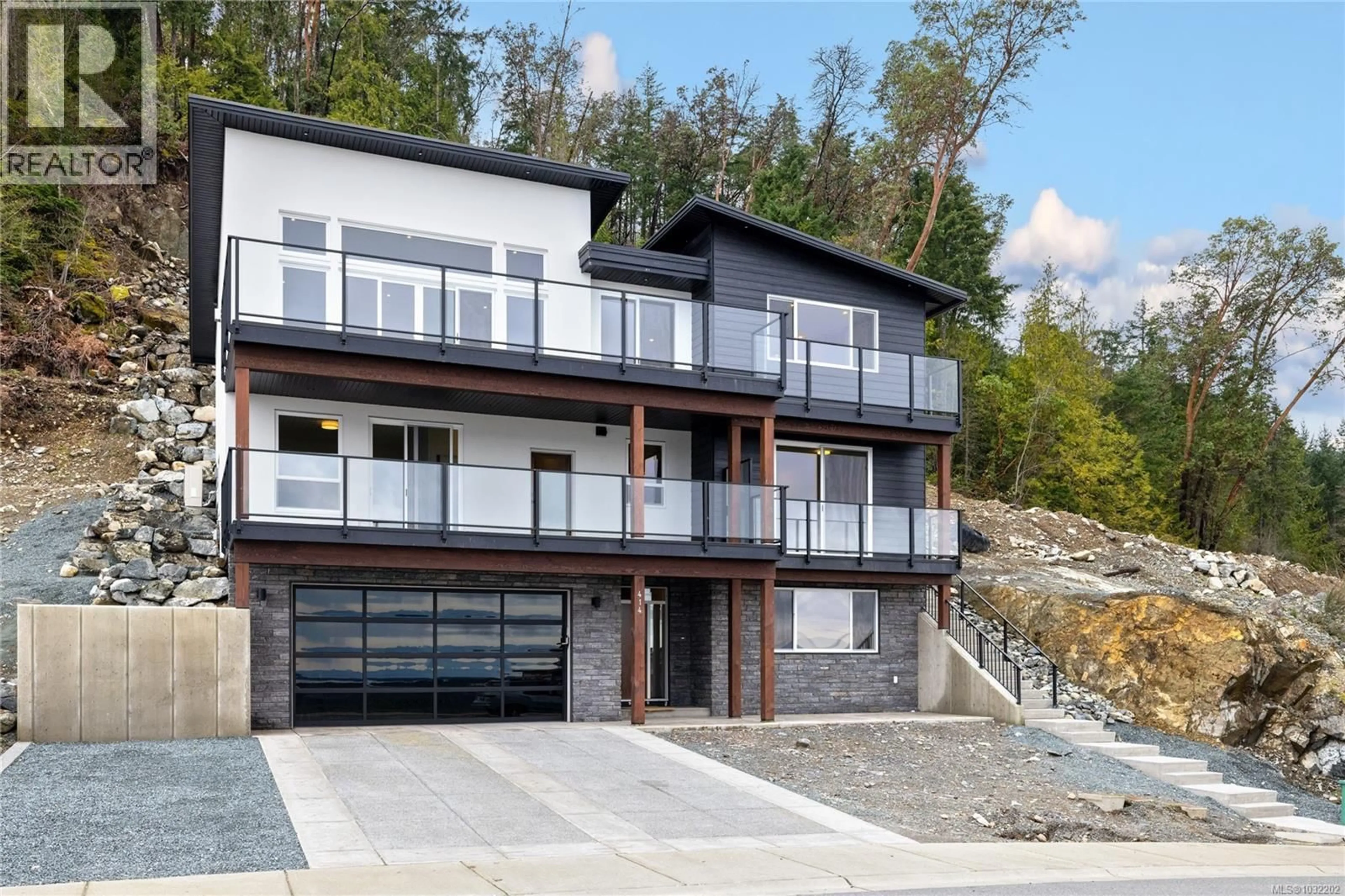 Home with brick exterior material, mountain view for 414 THETIS DRIVE, Ladysmith British Columbia V9G0C1