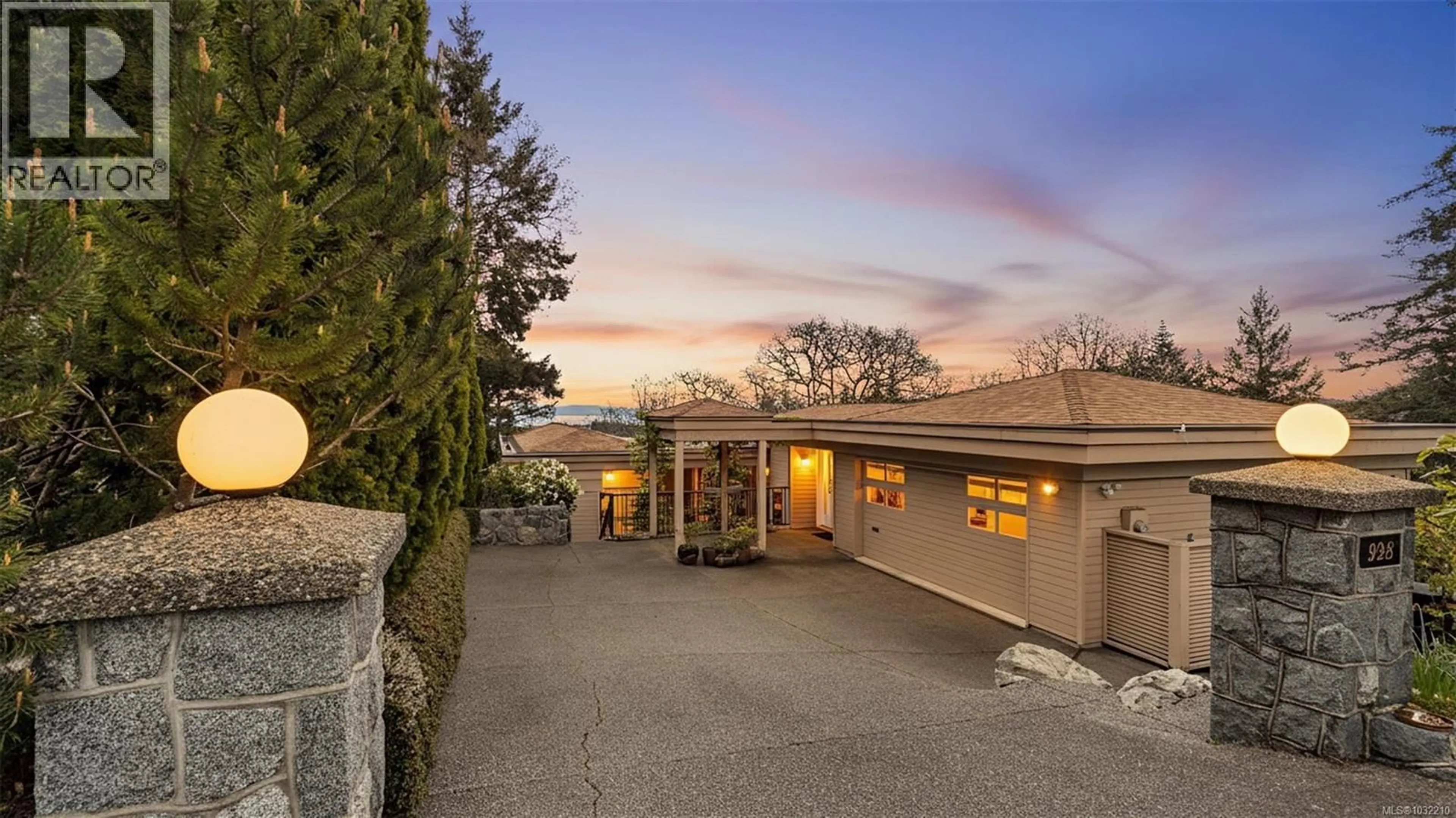 Unknown for 928 COBBLESTONE LANE, Saanich British Columbia V8Y3G3