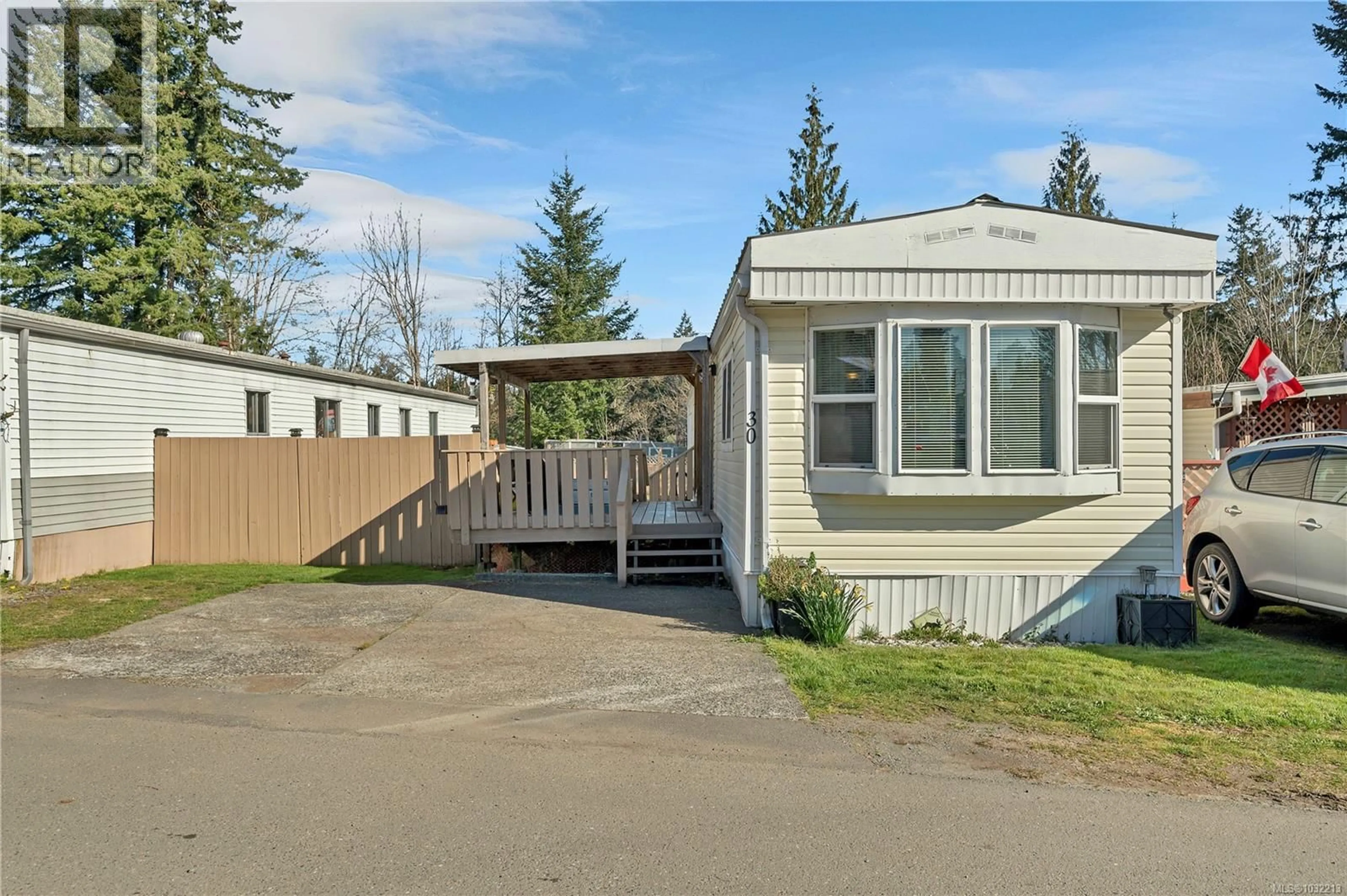 Home with vinyl exterior material, street for 30 - 2520 QUINSAM ROAD, Campbell River British Columbia V9W4N4