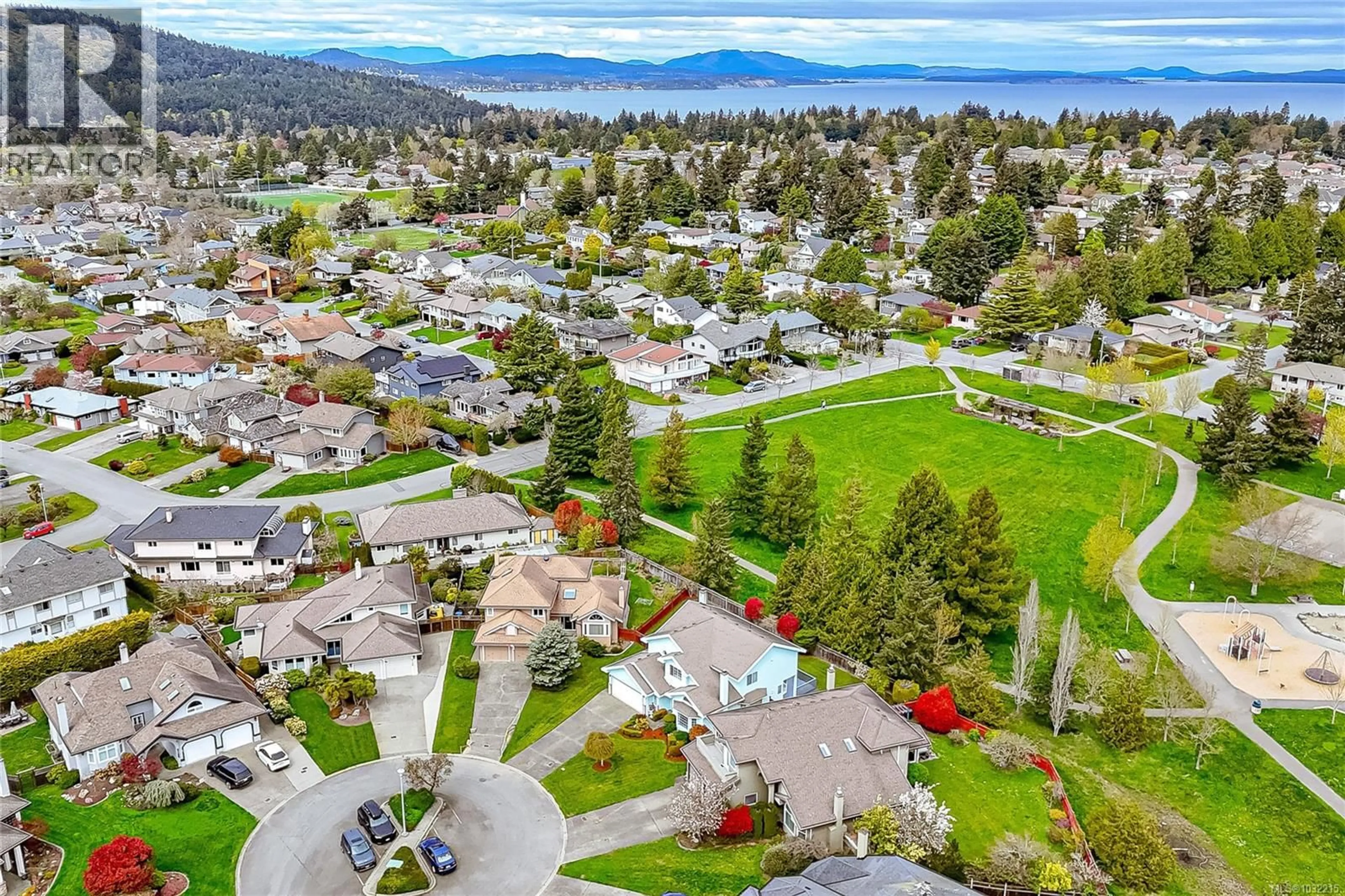 A pic from outside/outdoor area/front of a property/back of a property/a pic from drone, mountain view for 4136 SAN MIGUEL CLOSE, Saanich British Columbia V8N6G7