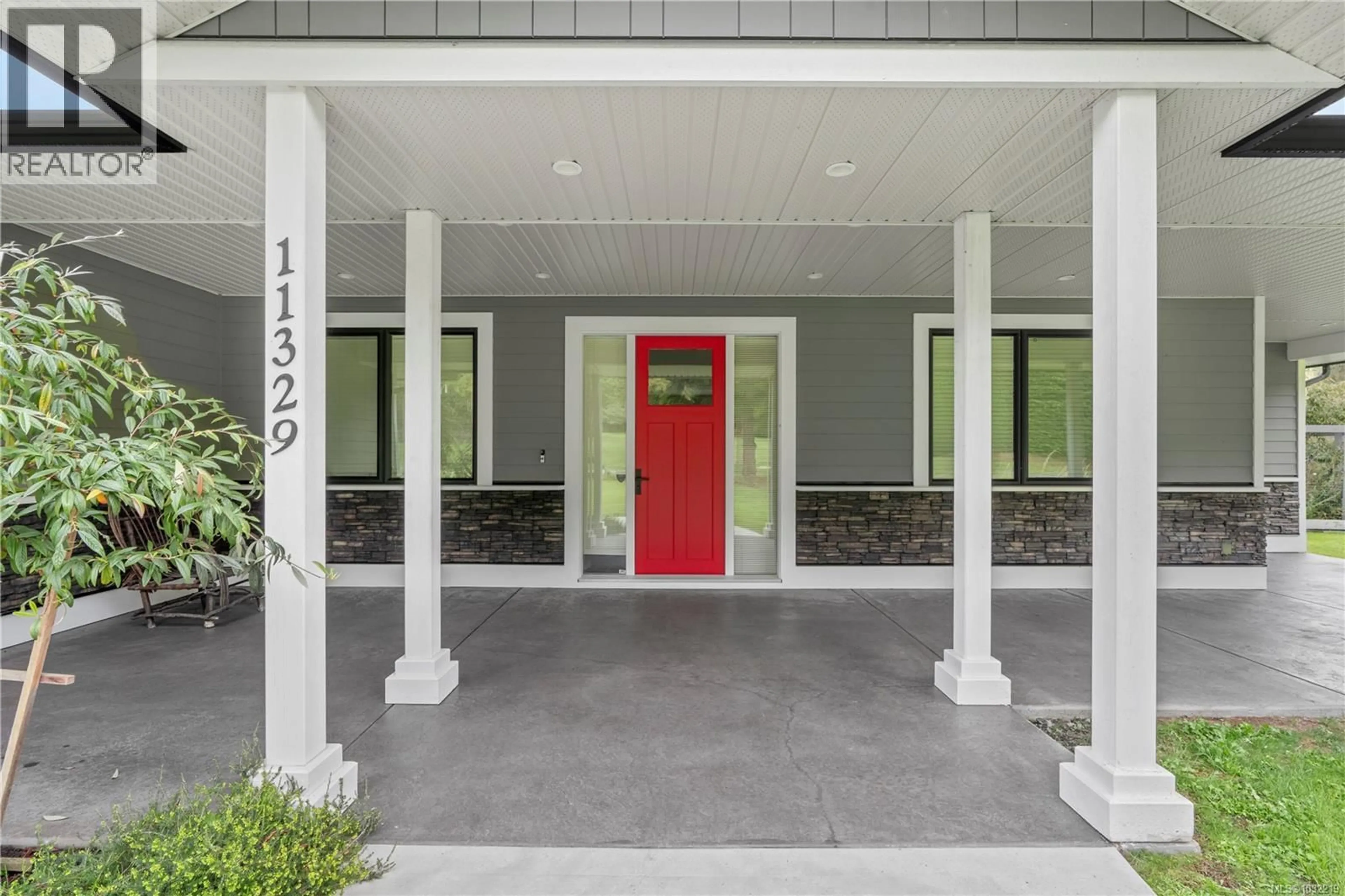 Indoor entryway for 11329 HUMMINGBIRD PLACE, North Saanich British Columbia V8L5S3