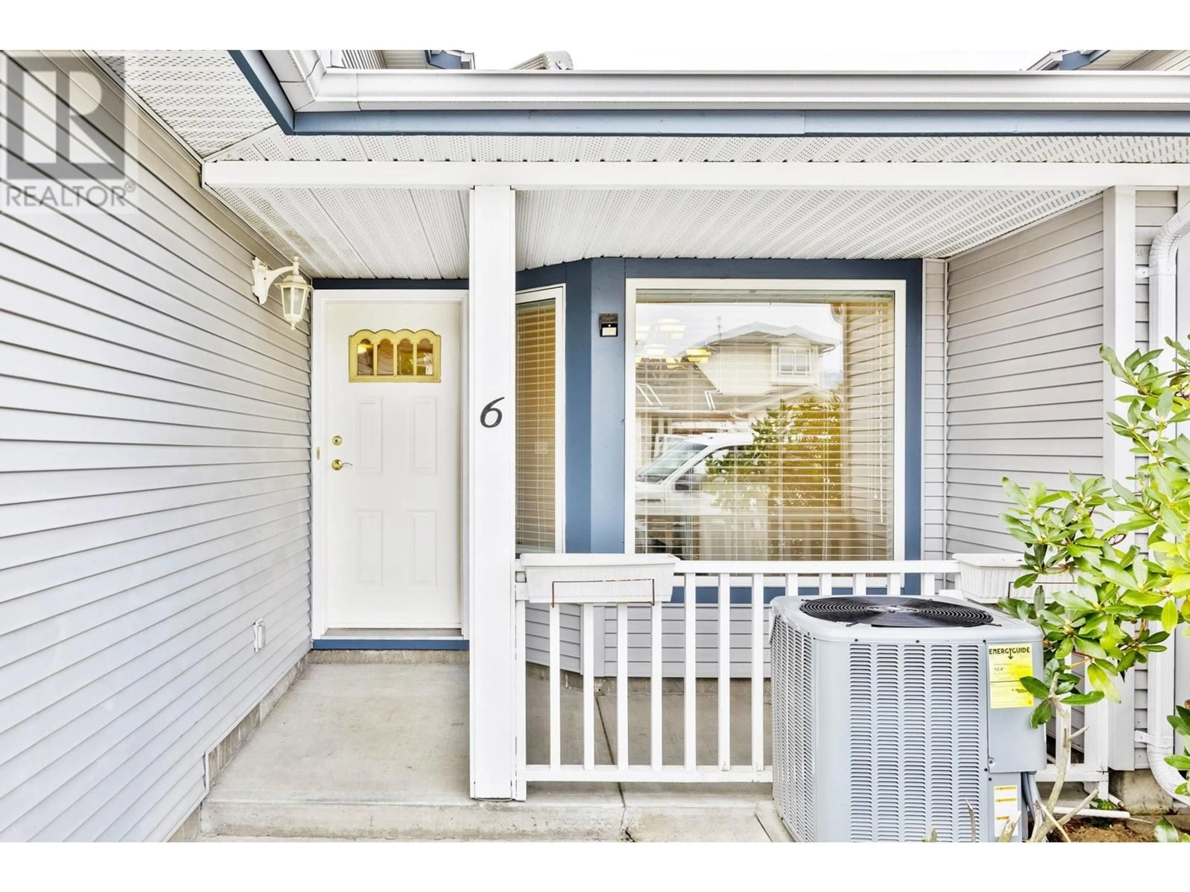 Indoor entryway for 1120 Guisachan Road Unit# 6, Kelowna British Columbia V1Y9R5