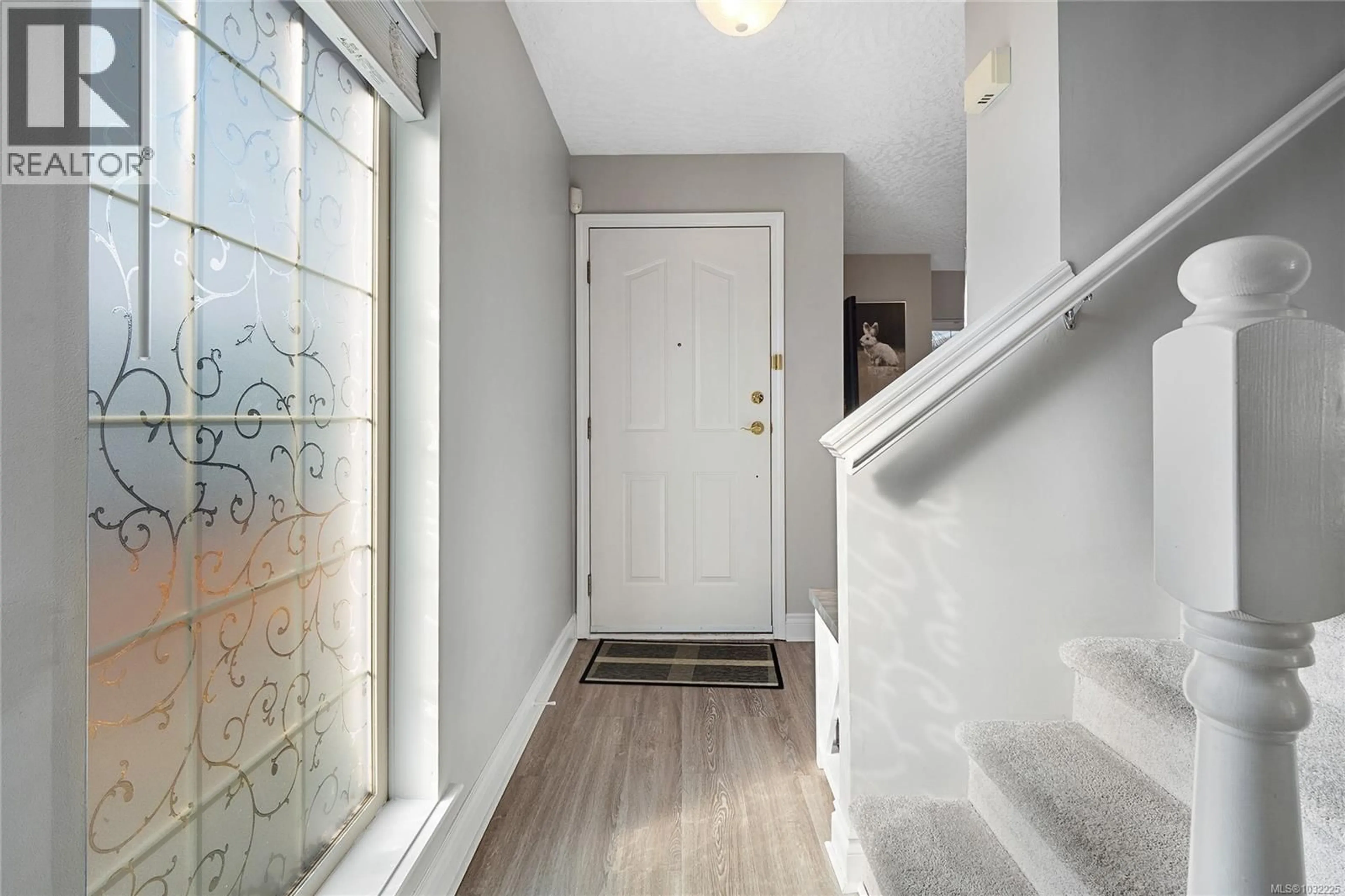 Indoor entryway for 5 - 1809 MCKENZIE AVENUE, Saanich British Columbia V8N1A6