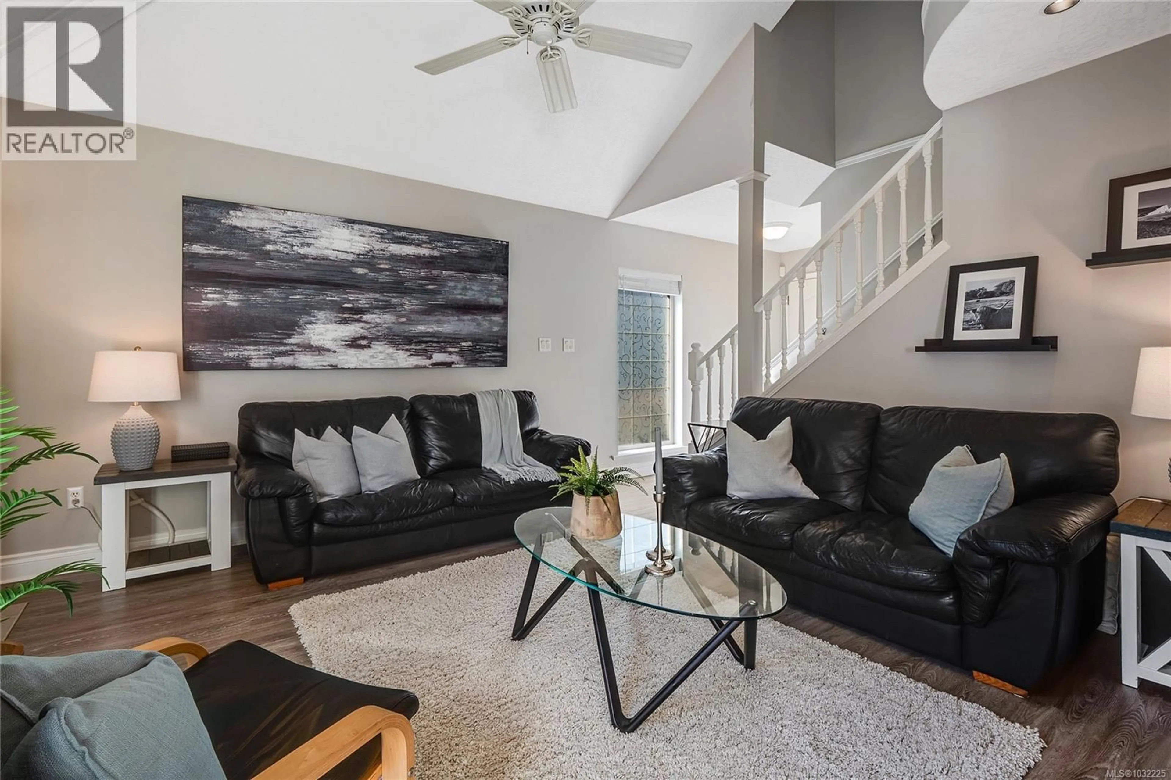 Living room with furniture, unknown for 5 - 1809 MCKENZIE AVENUE, Saanich British Columbia V8N1A6