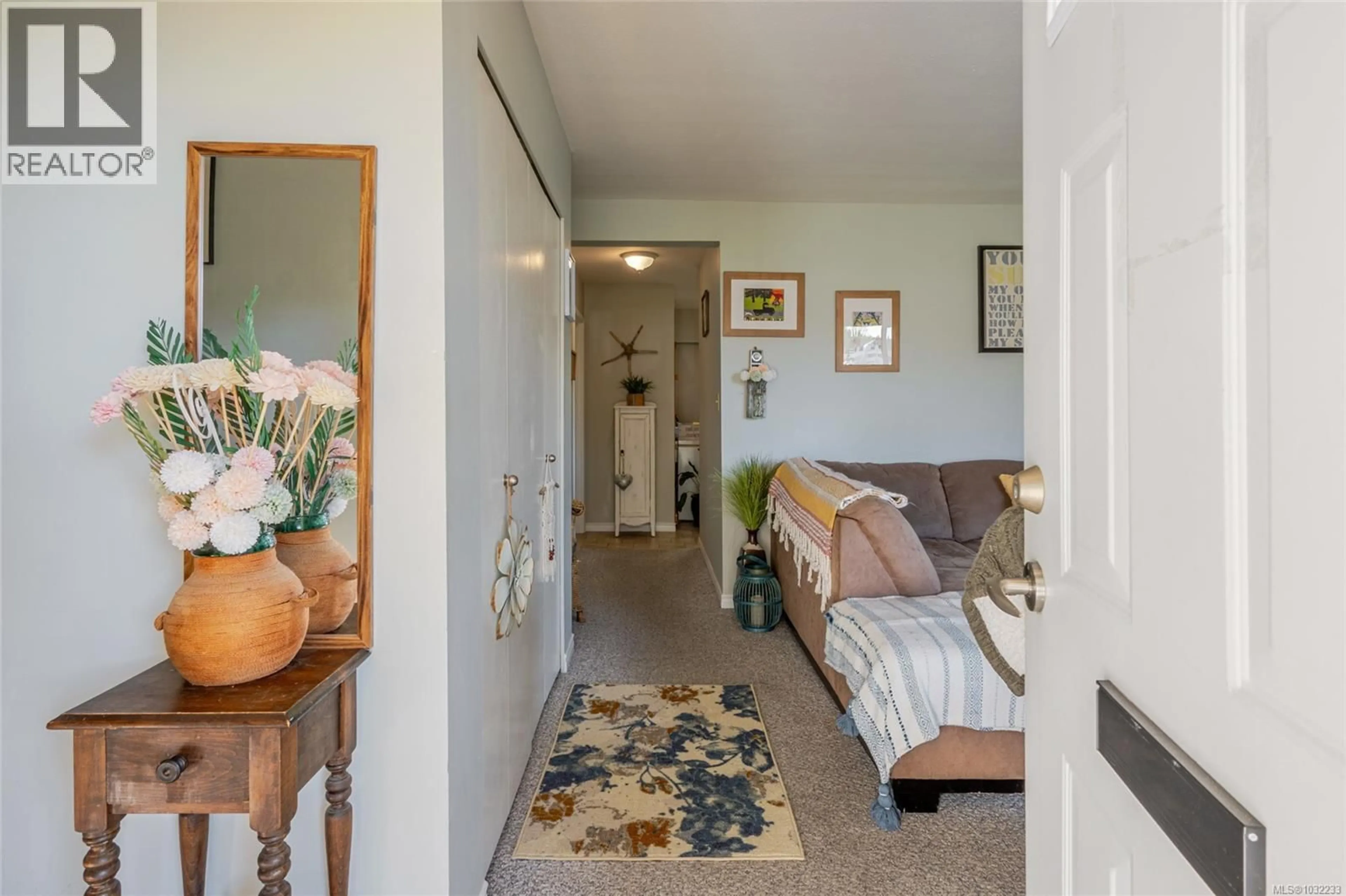 Indoor entryway for 5237 GERTRUDE STREET, Port Alberni British Columbia V9Y6L1