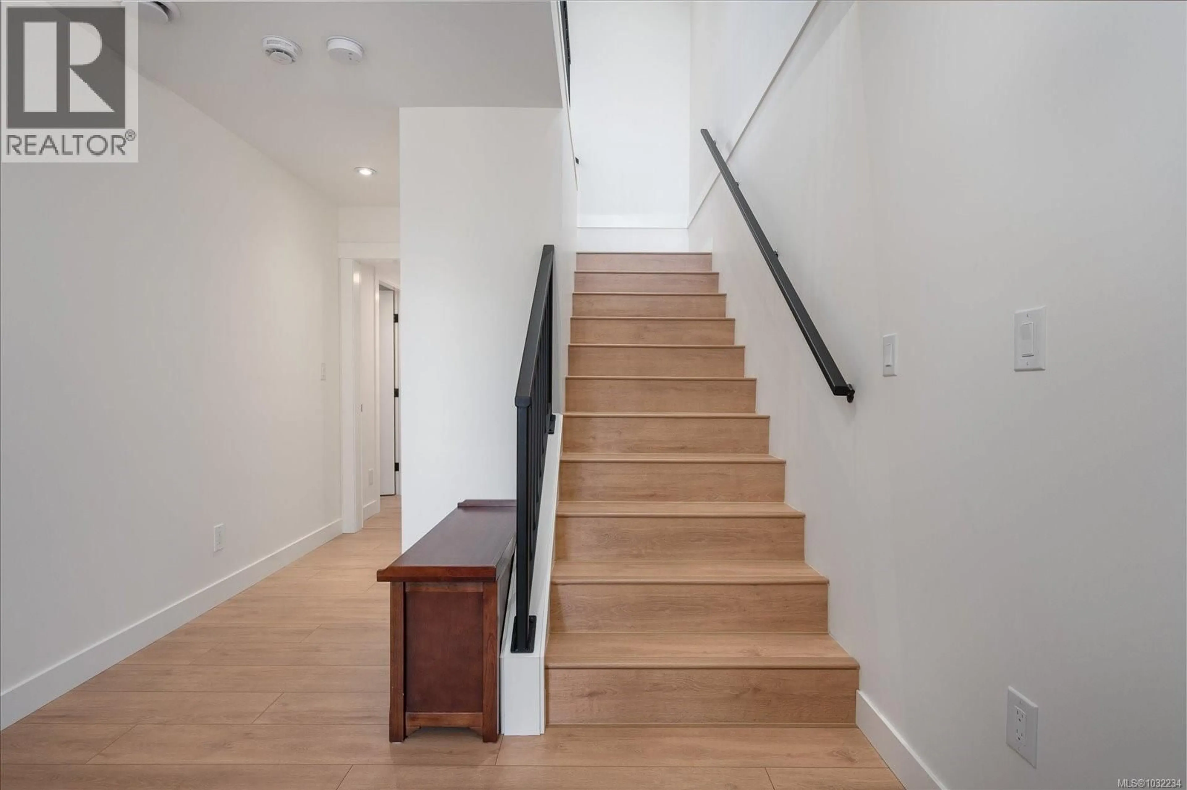 Stairs for 7315 AULDS ROAD, Lantzville British Columbia V0R2H0