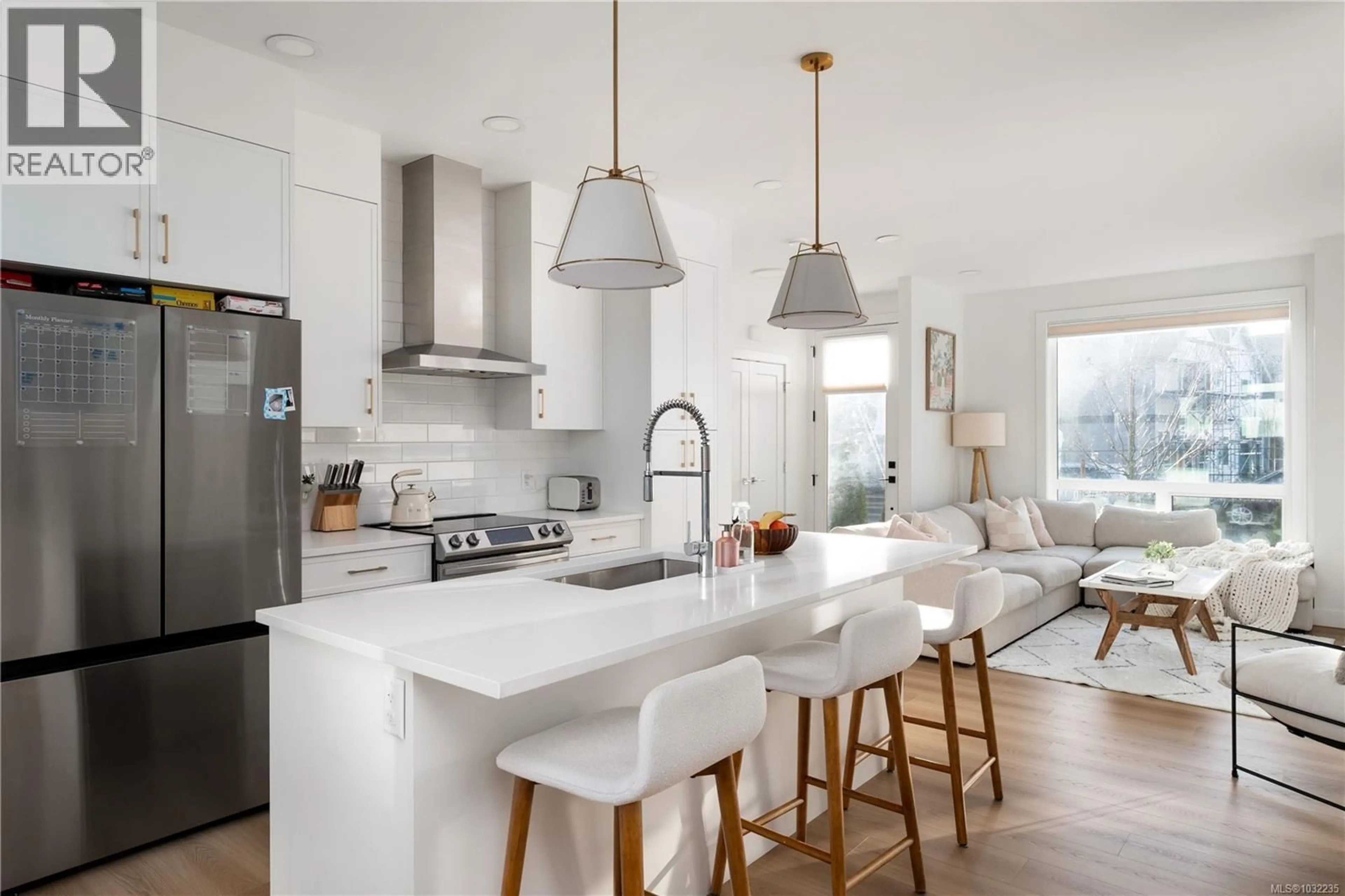 Open concept kitchen, unknown for 372 TRADEWINDS AVENUE, Colwood British Columbia V9C0S4