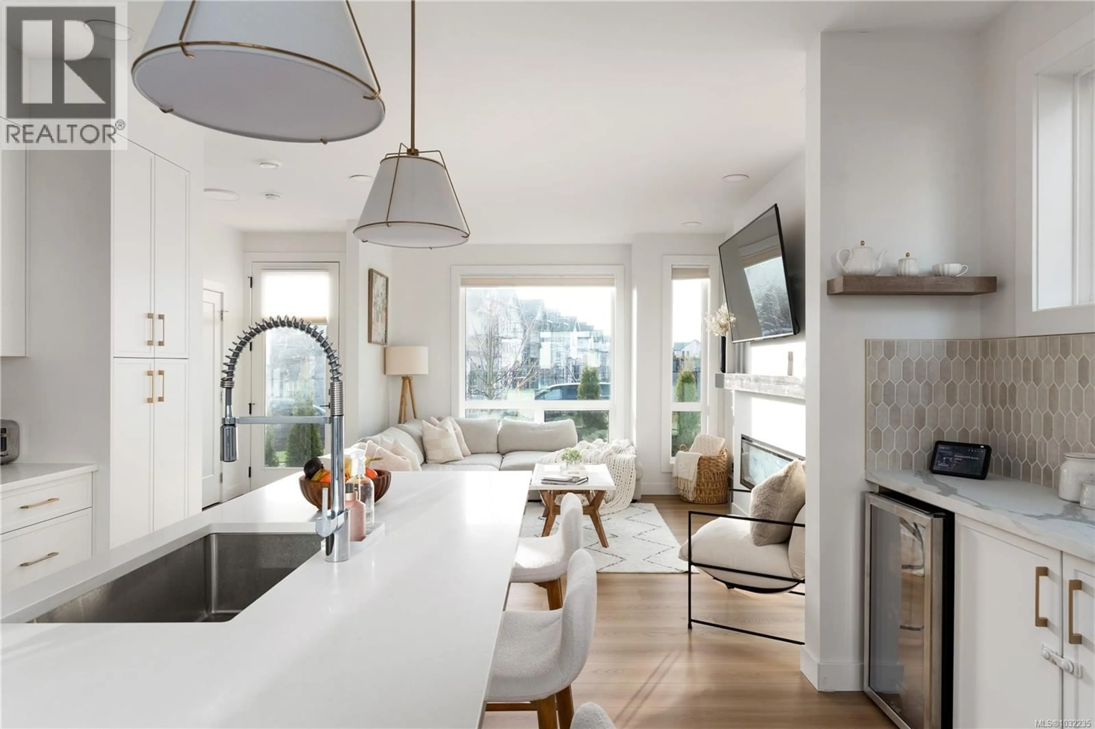 Open concept kitchen, unknown for 372 TRADEWINDS AVENUE, Colwood British Columbia V9C0S4