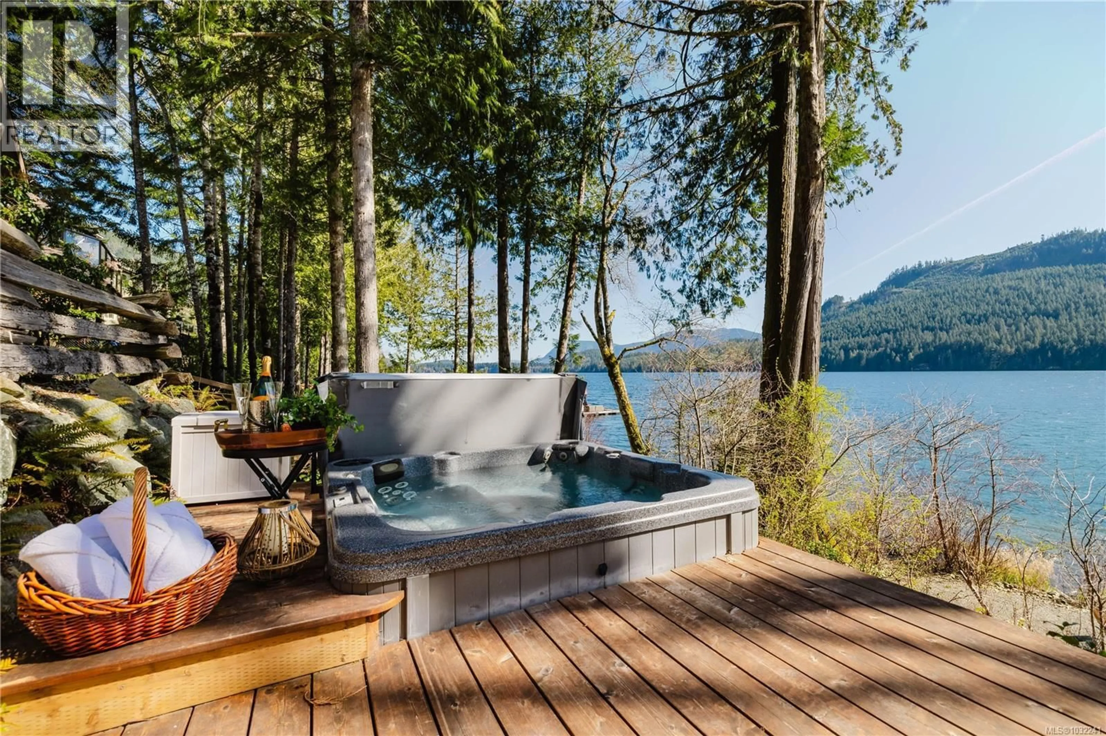 Patio, water/lake/river/ocean view for 9686 CREEKSIDE DRIVE, Youbou British Columbia V0R3E1