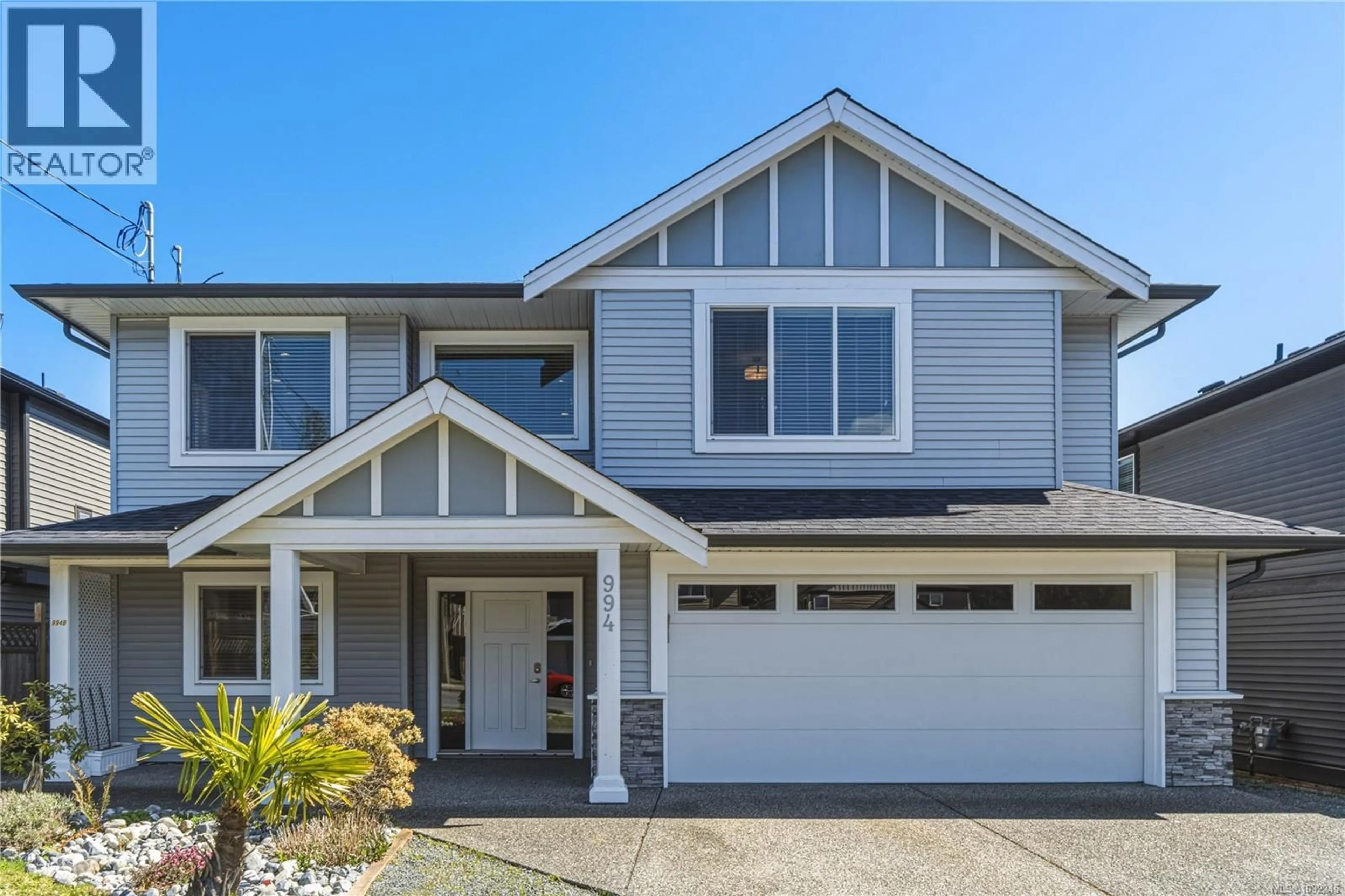 Home with vinyl exterior material, street for 994 DOUGLAS AVENUE, Nanaimo British Columbia V9R6X8