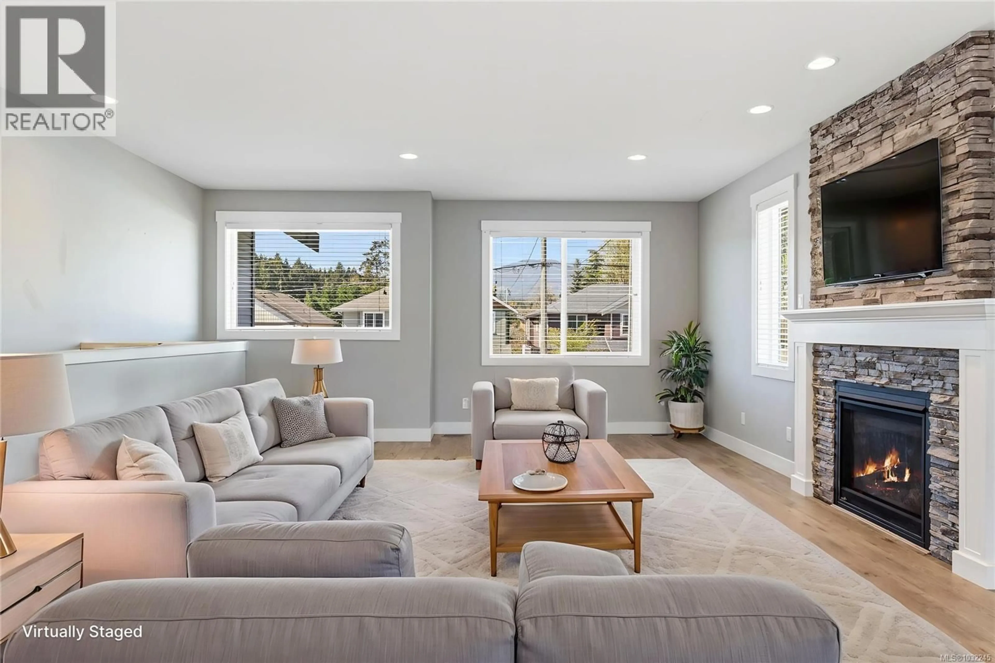 Living room with furniture, unknown for 994 DOUGLAS AVENUE, Nanaimo British Columbia V9R6X8