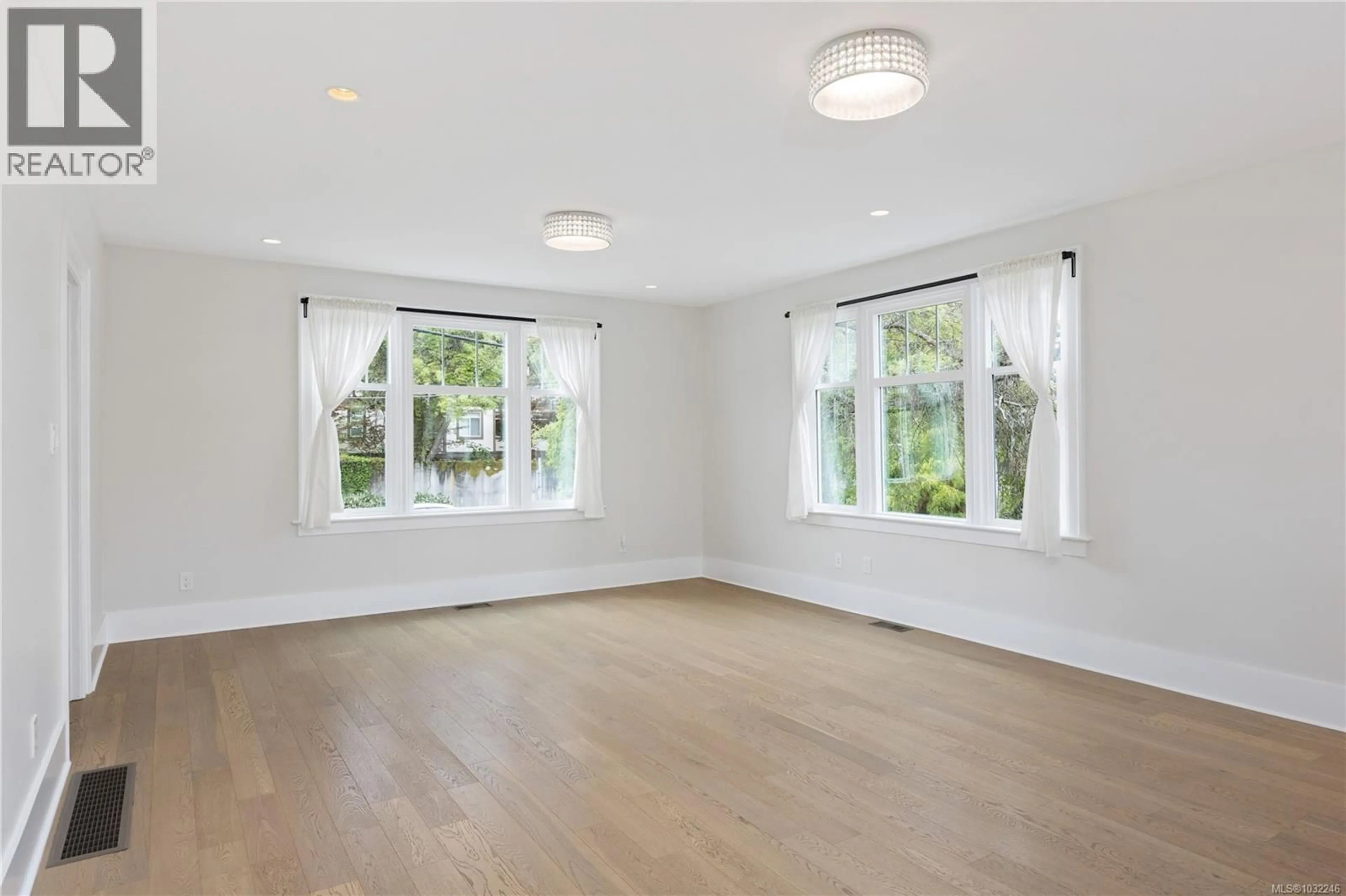 A pic of a room for 2052 CARRICK STREET, Oak Bay British Columbia V8R2M6