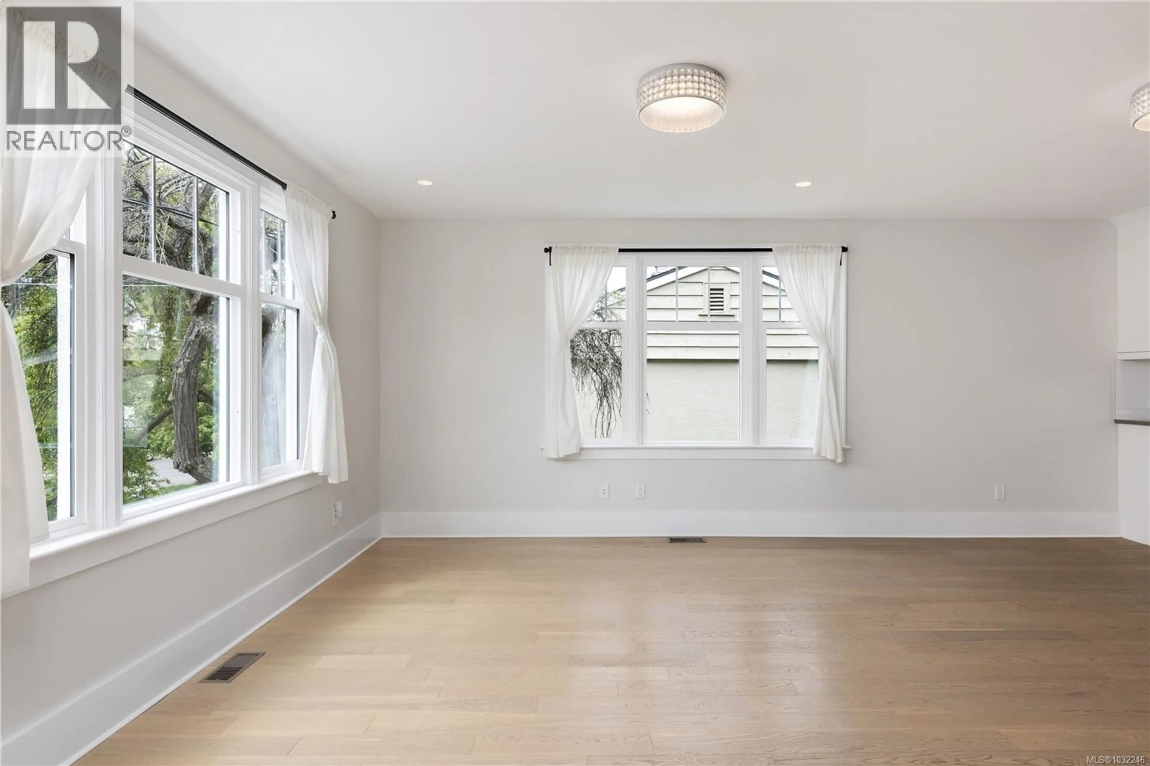 A pic of a room for 2052 CARRICK STREET, Oak Bay British Columbia V8R2M6