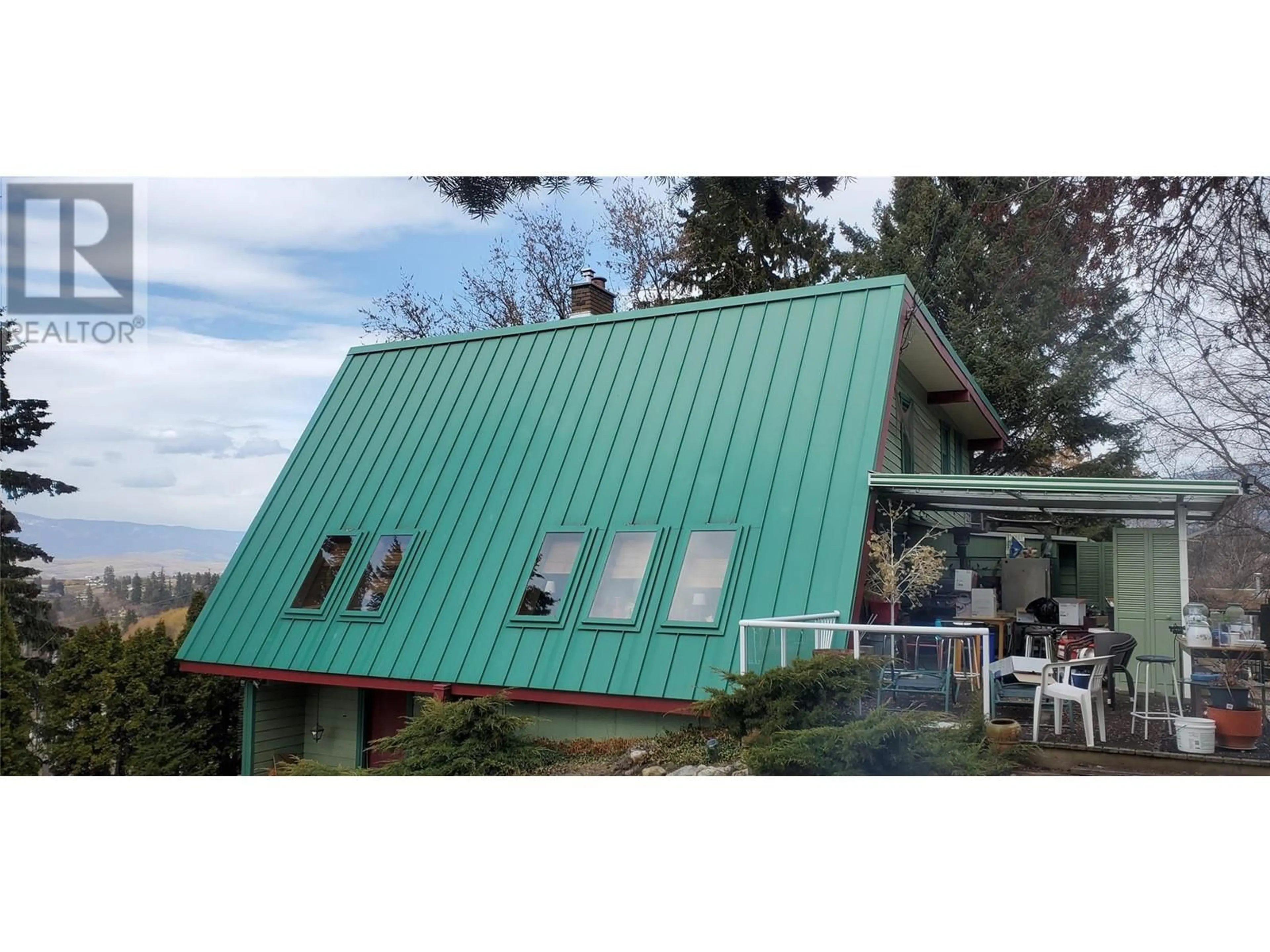 Home with vinyl exterior material, building for 4242 DE ROO ROAD, Vernon British Columbia V1B3H7