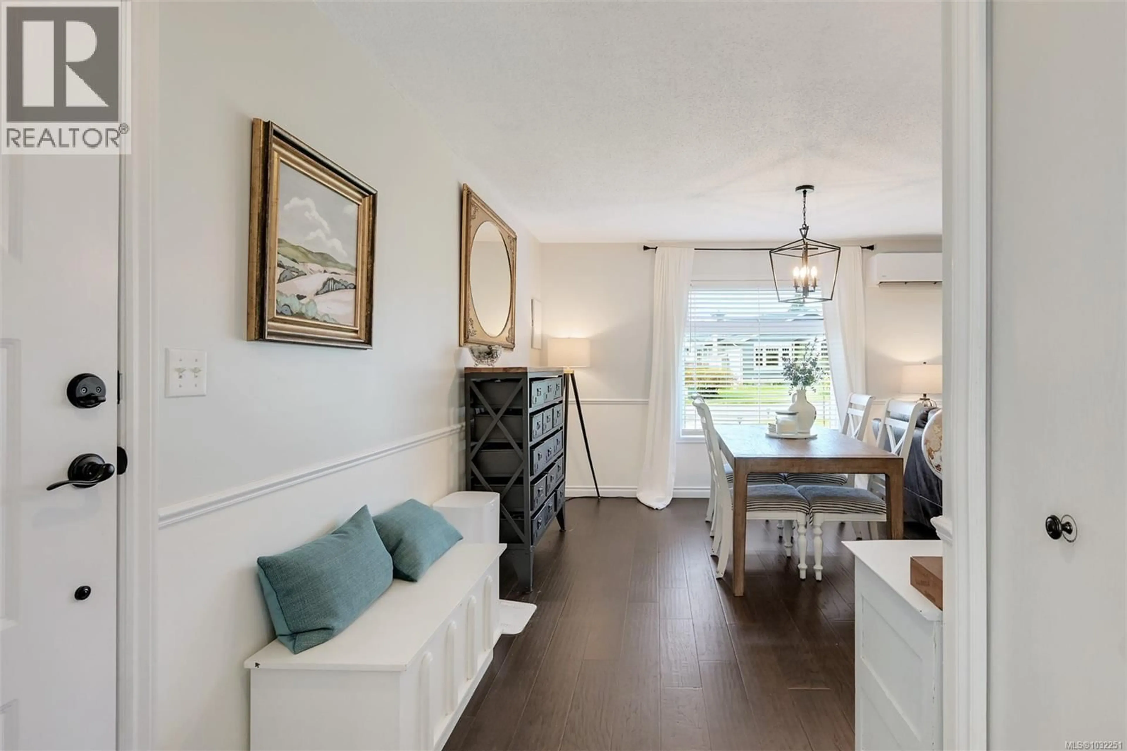 Living room with furniture, unknown for 2114 REDWING PLACE, Sidney British Columbia V8L4X1