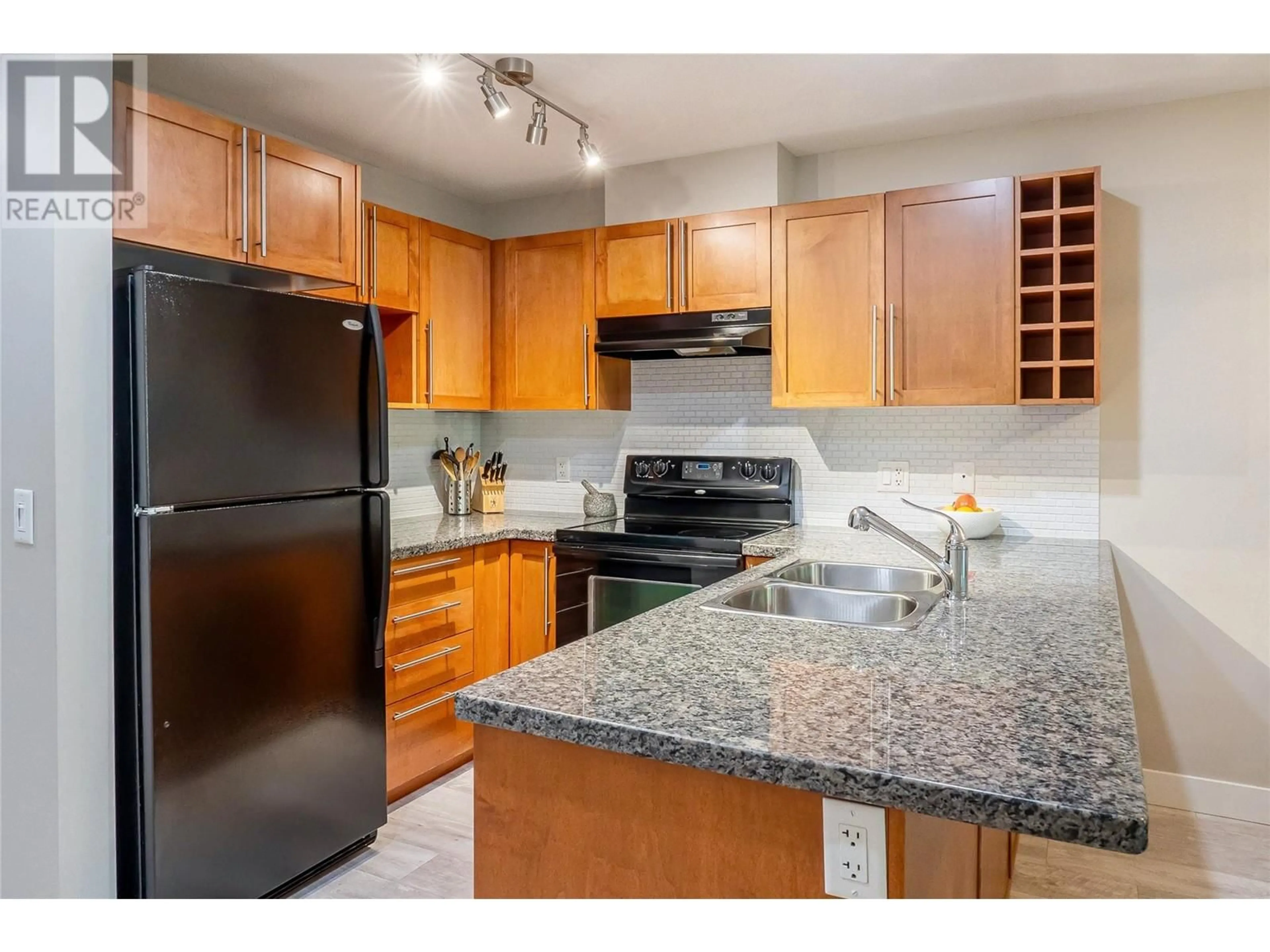 Standard kitchen for 1089 Sunset Drive Unit# 109, Kelowna British Columbia V1Y9Z3