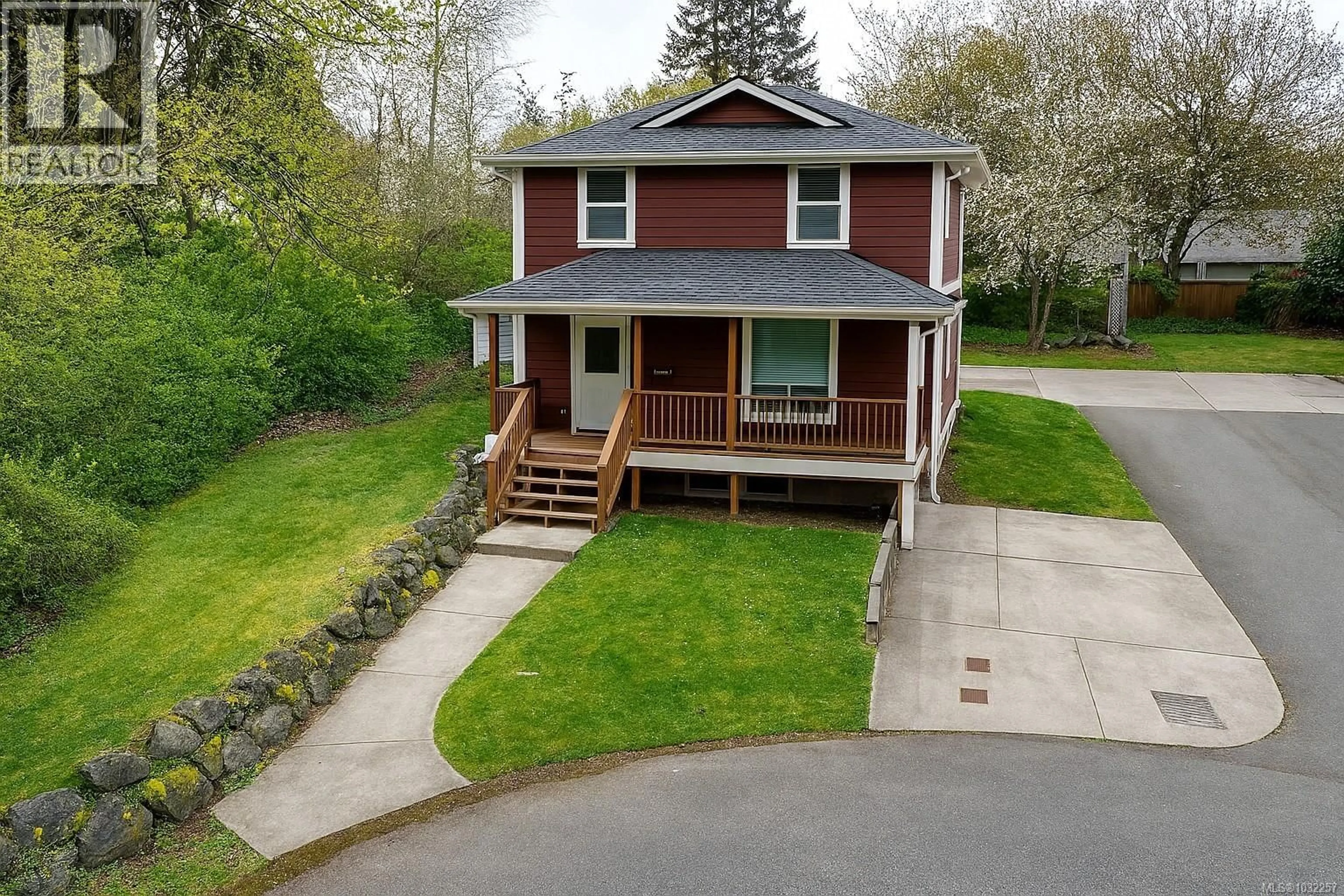A pic from outside/outdoor area/front of a property/back of a property/a pic from drone, street for 4 - 6146 RYALL ROAD, Duncan British Columbia V9L2H7