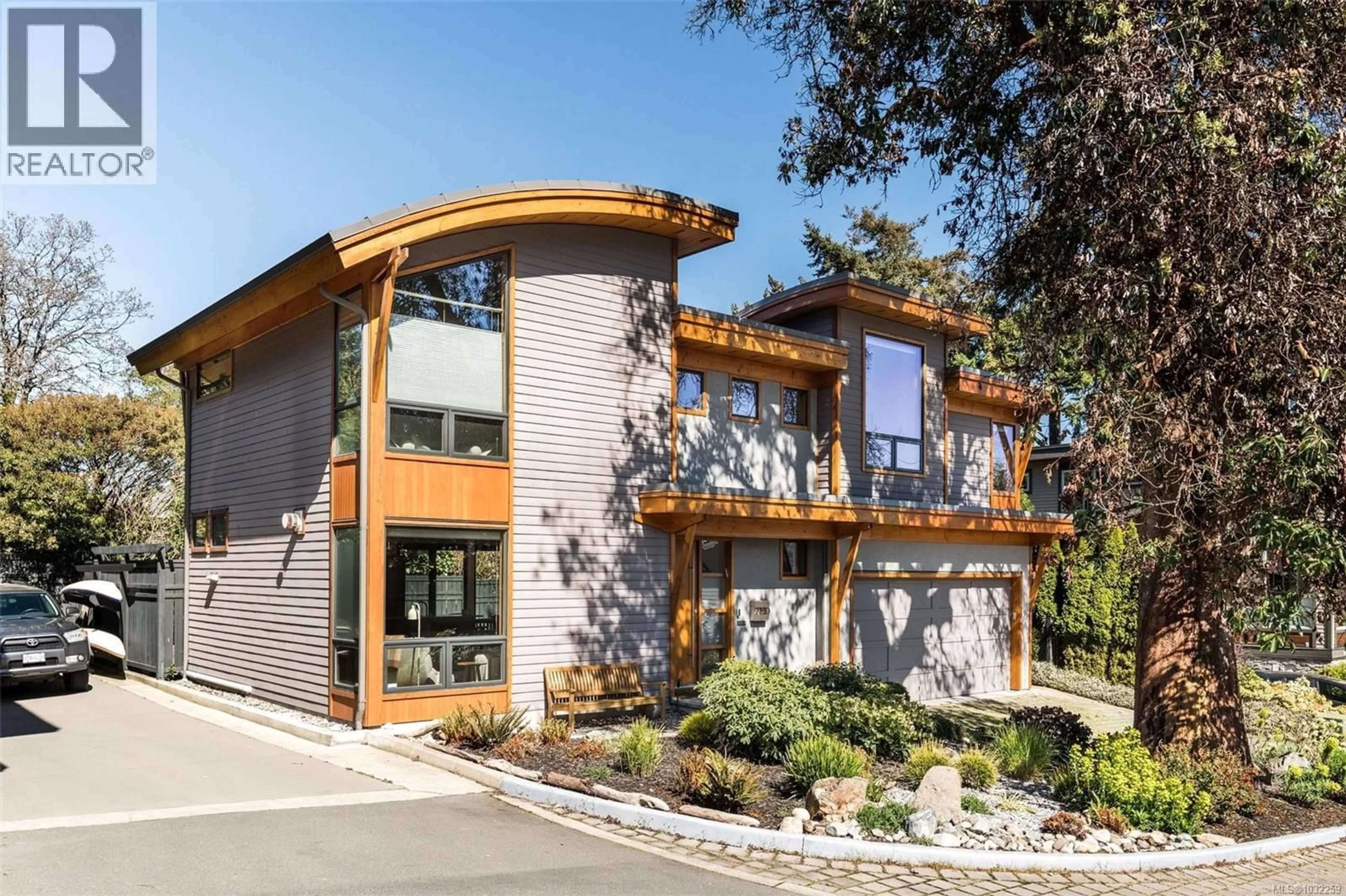 Home with brick exterior material, street for 220 MOSS ROCK PLACE, Victoria British Columbia V8S1E6