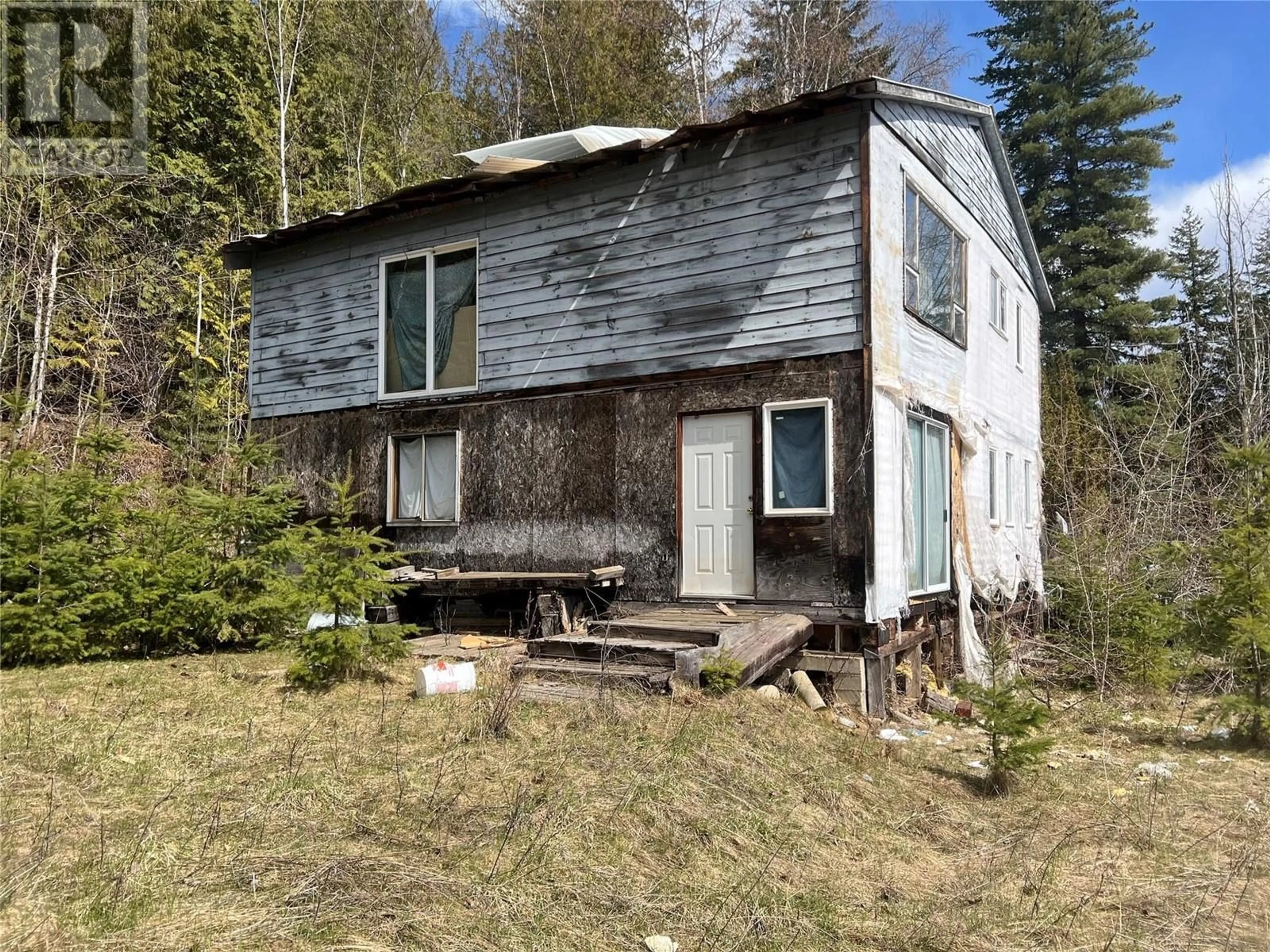 Frontside or backside of a home, cottage for 7497 Anglemont Way, Anglemont British Columbia V0E1M8