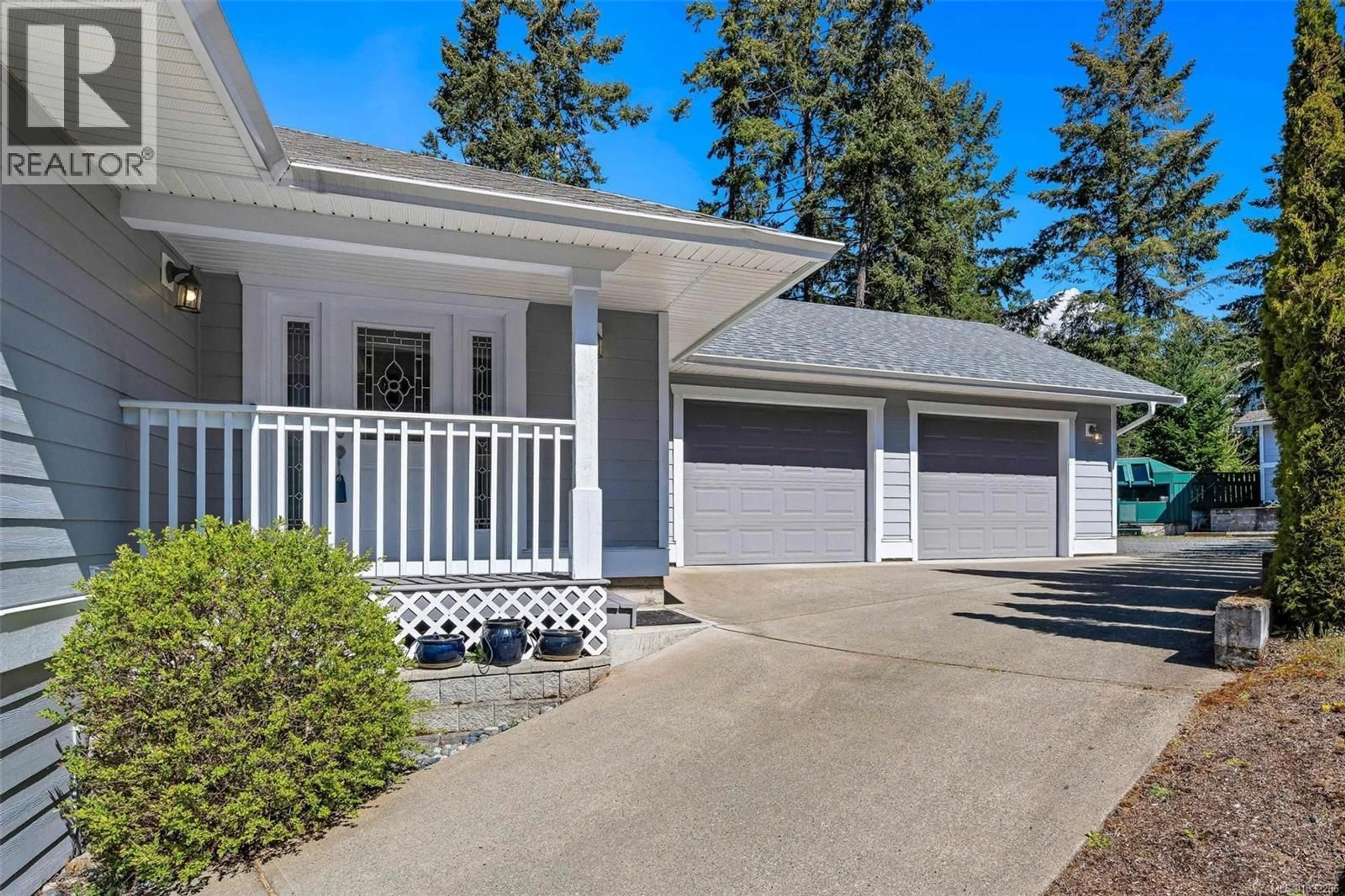 Home with vinyl exterior material, street for 6265 CRESTWOOD DRIVE, Duncan British Columbia V9L6Z1