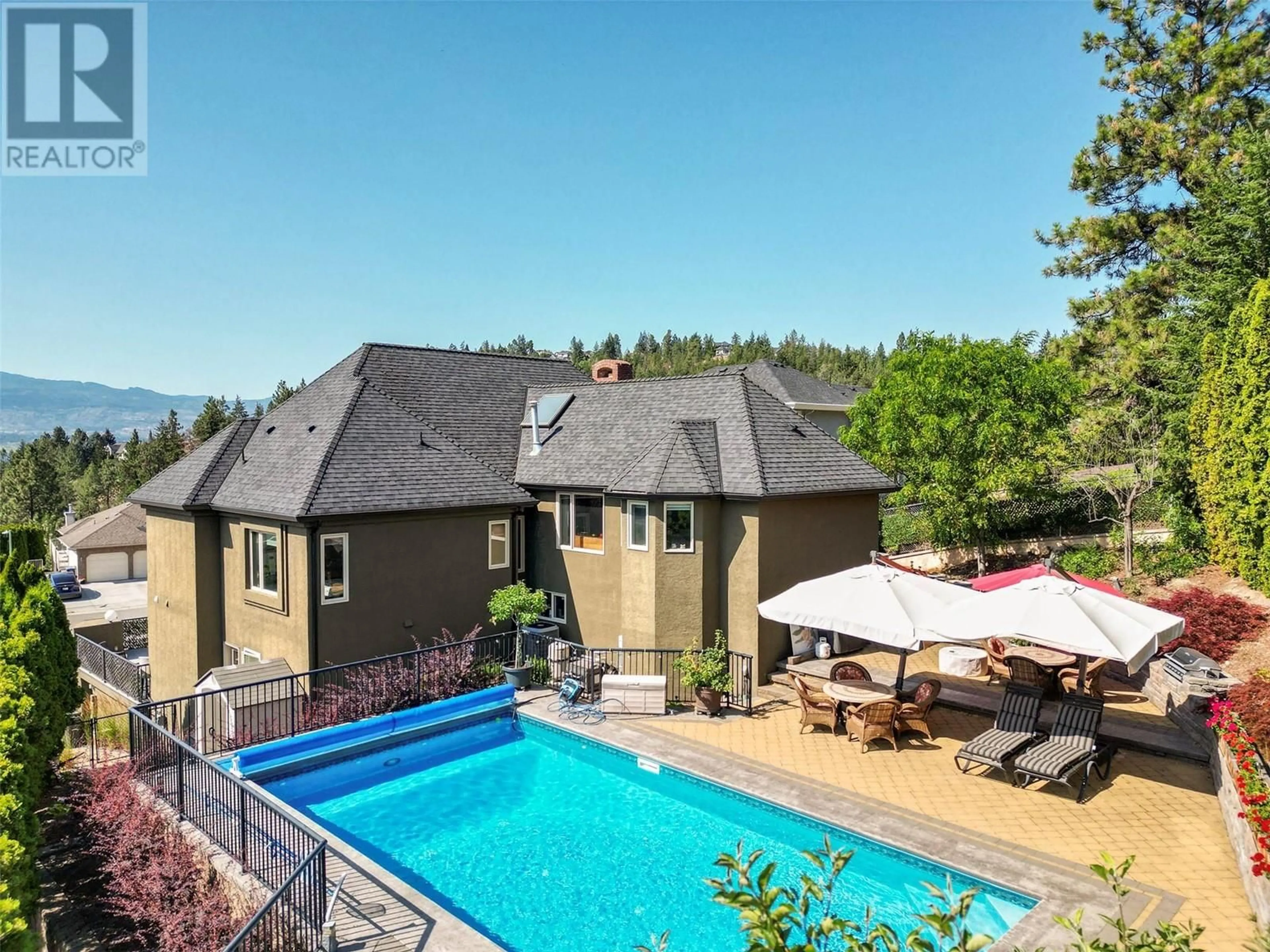 Indoor or outdoor pool for 2376 Nahanni Court, Kelowna British Columbia V1V1N1