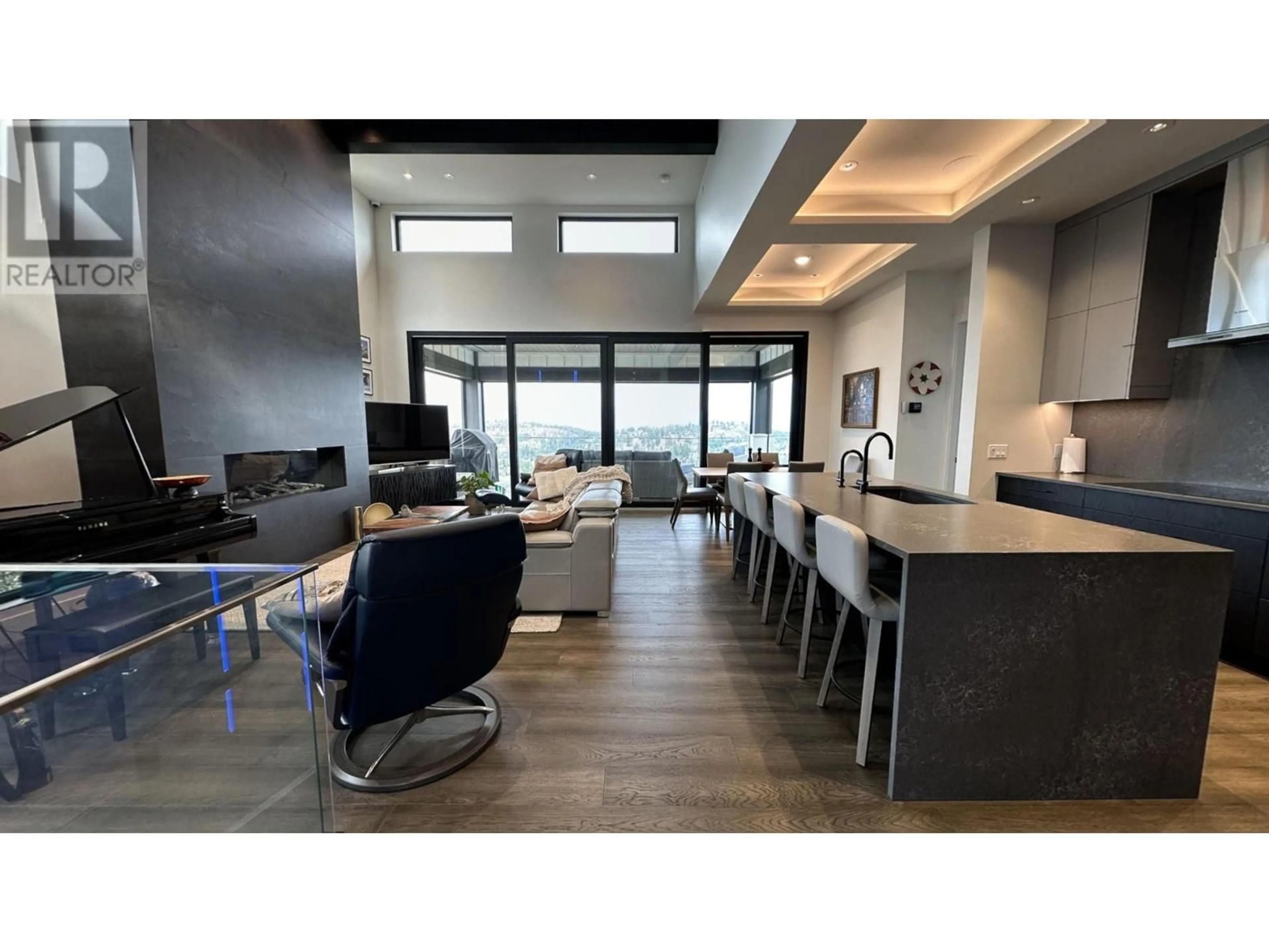 Open concept kitchen, unknown for 224 DIAMOND WAY, Vernon British Columbia V1H0A2