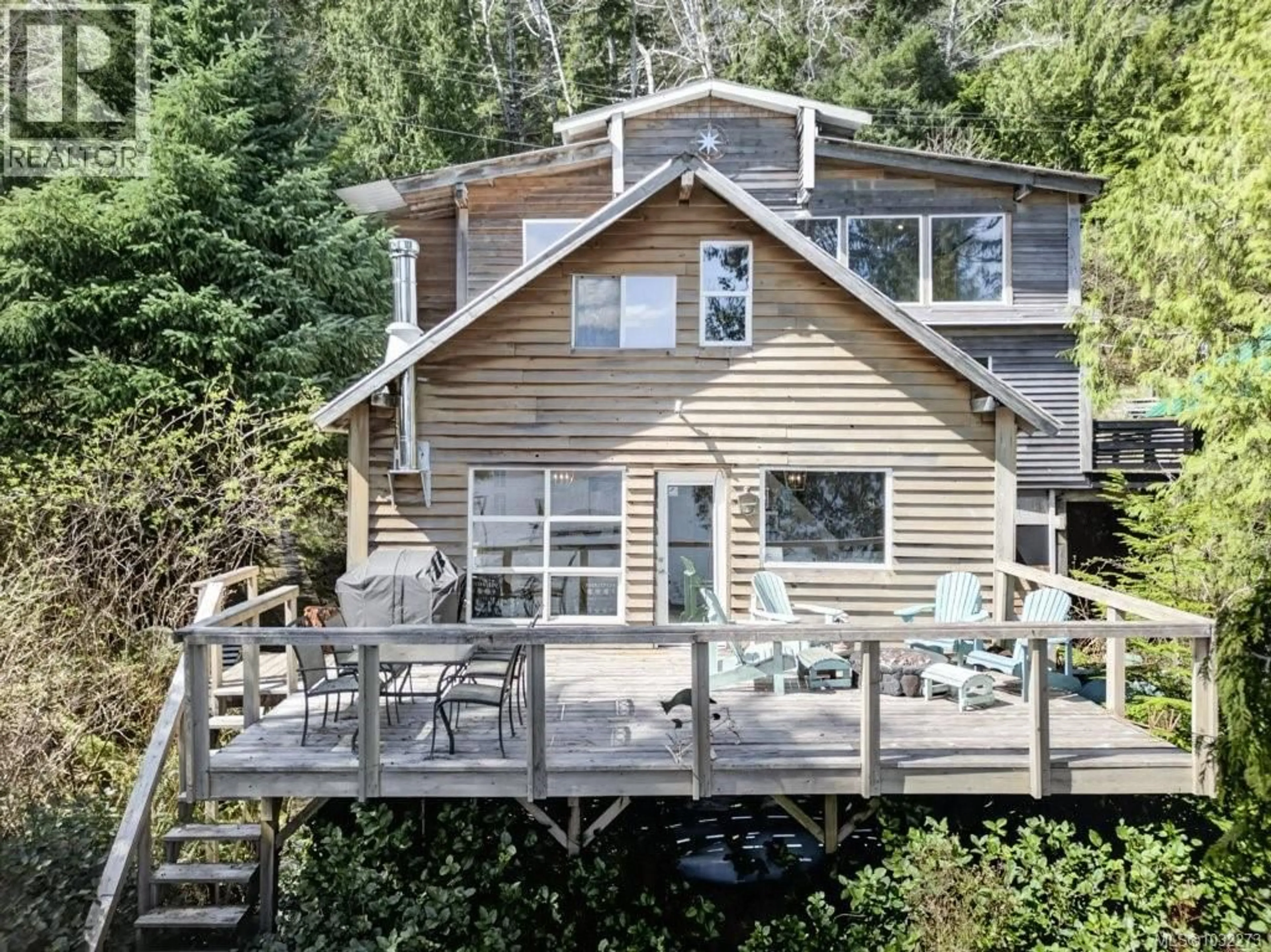 Home with vinyl exterior material, water/lake/river/ocean view for 276 WINTER HARBOUR ROAD, Winter Harbour British Columbia V0N3L0