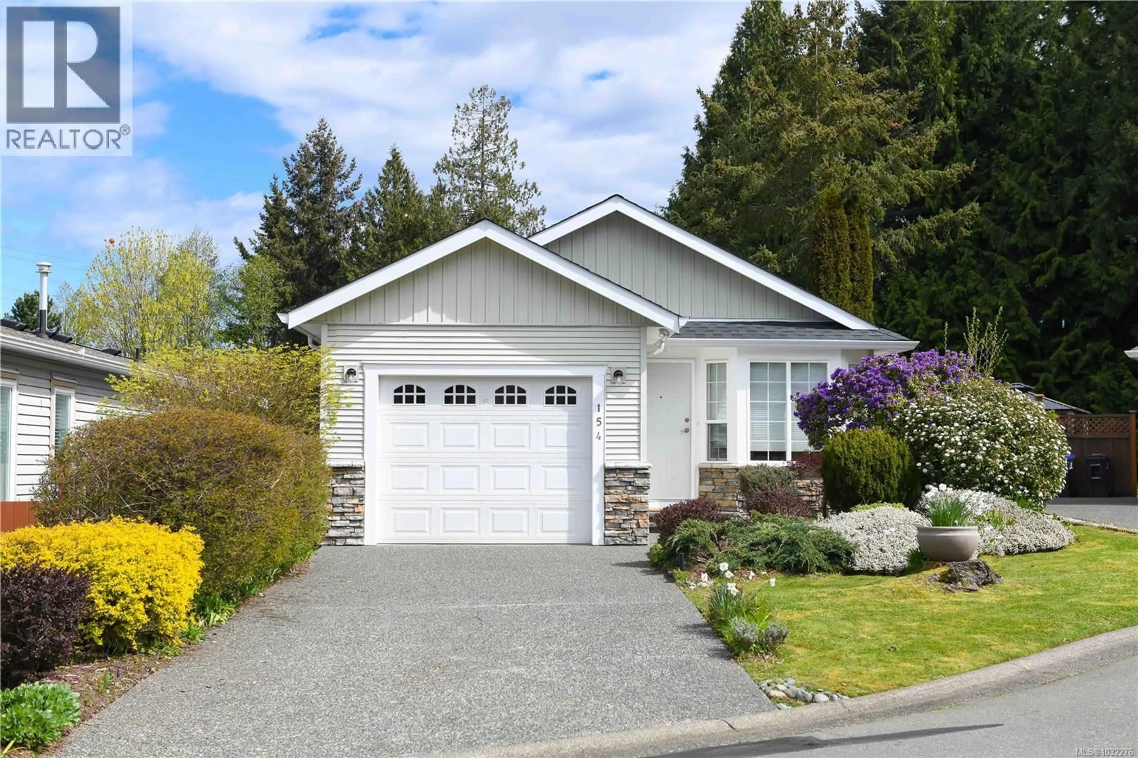 Home with vinyl exterior material, street for 154 - 4714 MUIR ROAD, Courtenay British Columbia V9N8Z6