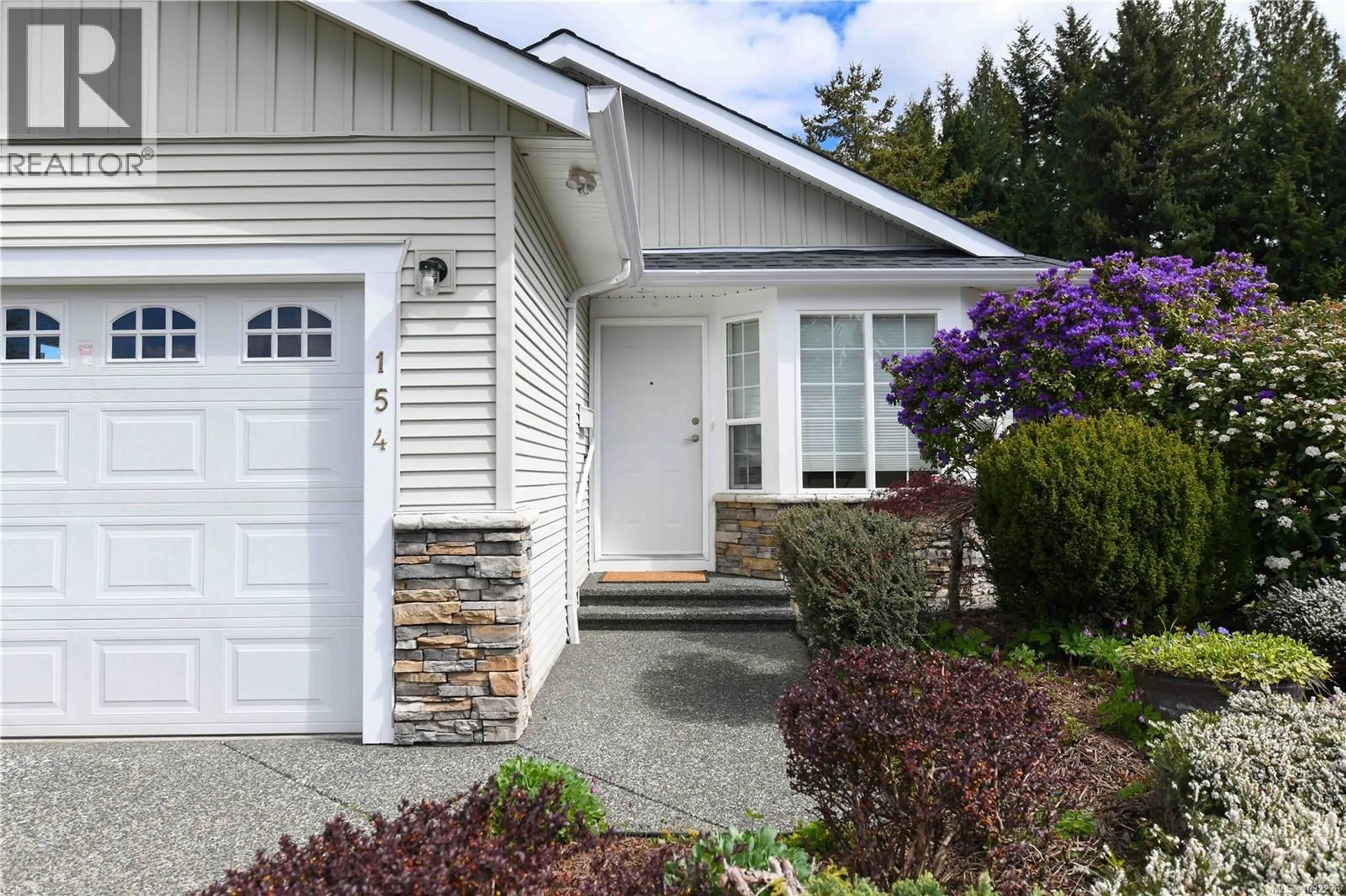 Home with vinyl exterior material, street for 154 - 4714 MUIR ROAD, Courtenay British Columbia V9N8Z6