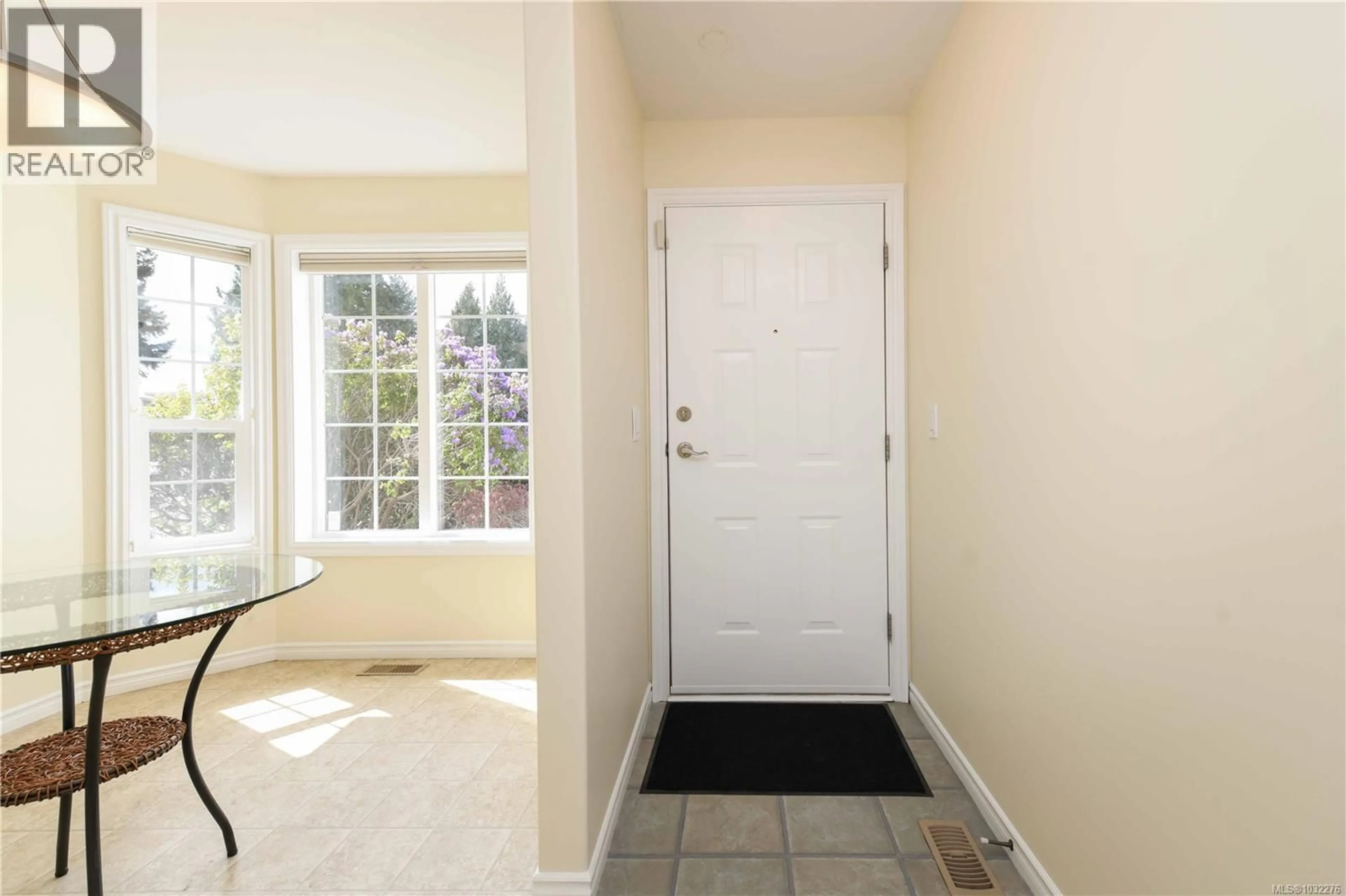 Indoor entryway for 154 - 4714 MUIR ROAD, Courtenay British Columbia V9N8Z6