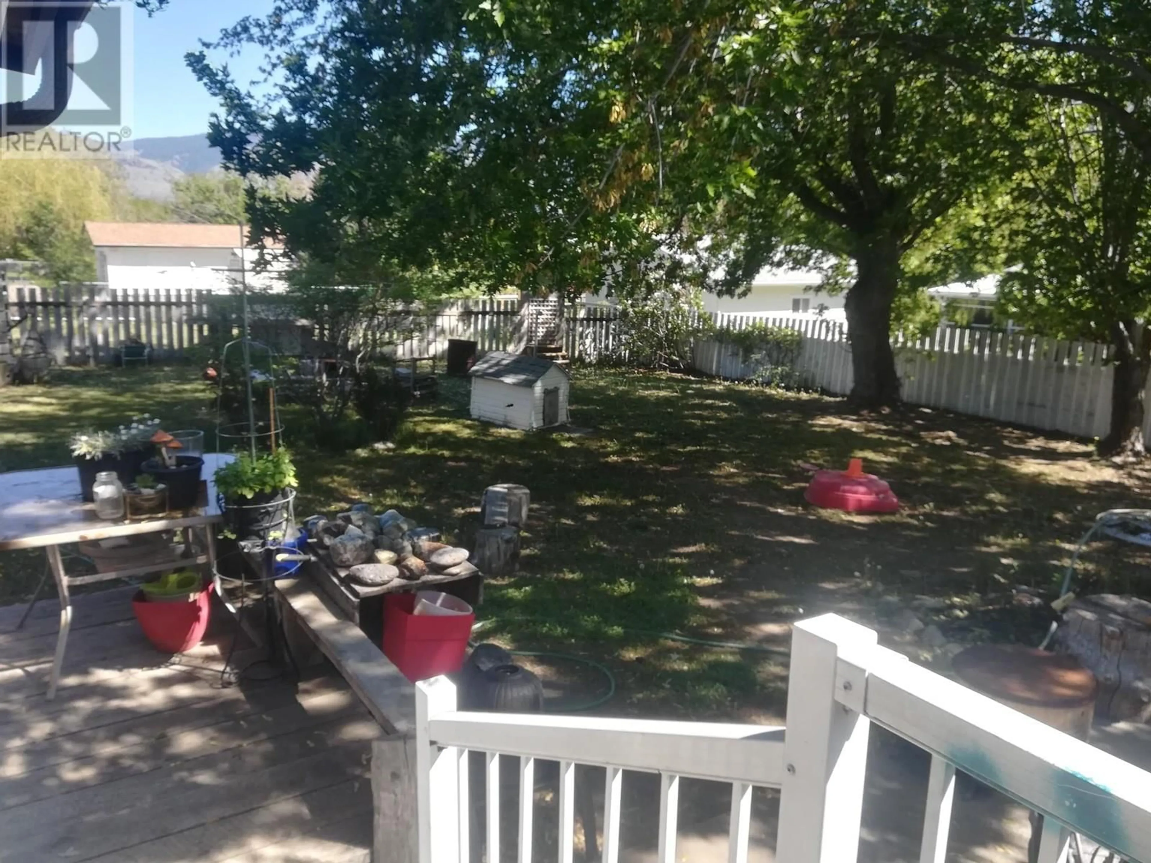 Patio, mountain view for 725 2ND AVE AVENUE, Keremeos British Columbia V0X1N2