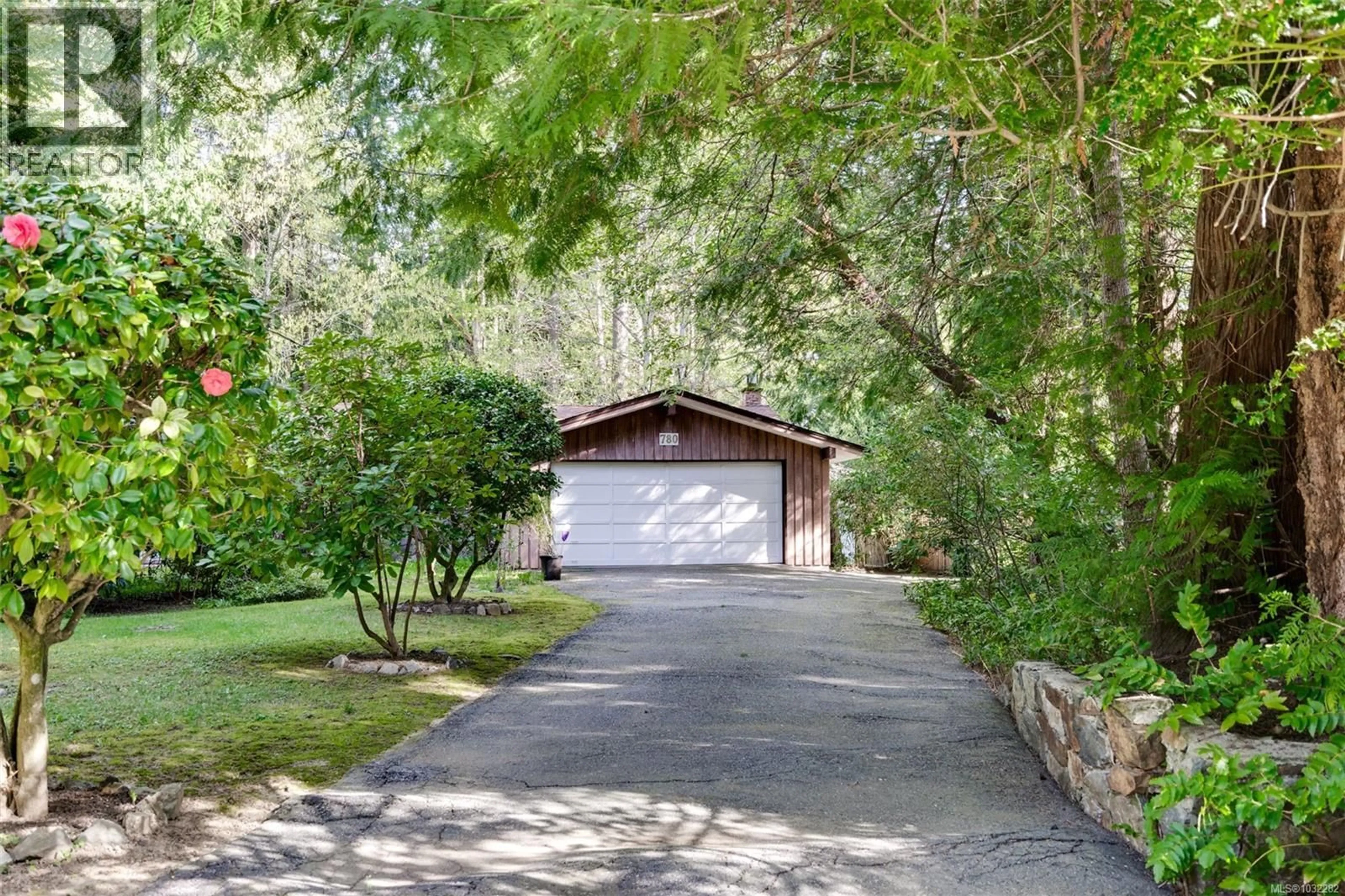Unknown for 780 HELVETIA CRESCENT, Saanich British Columbia V8Y1X1
