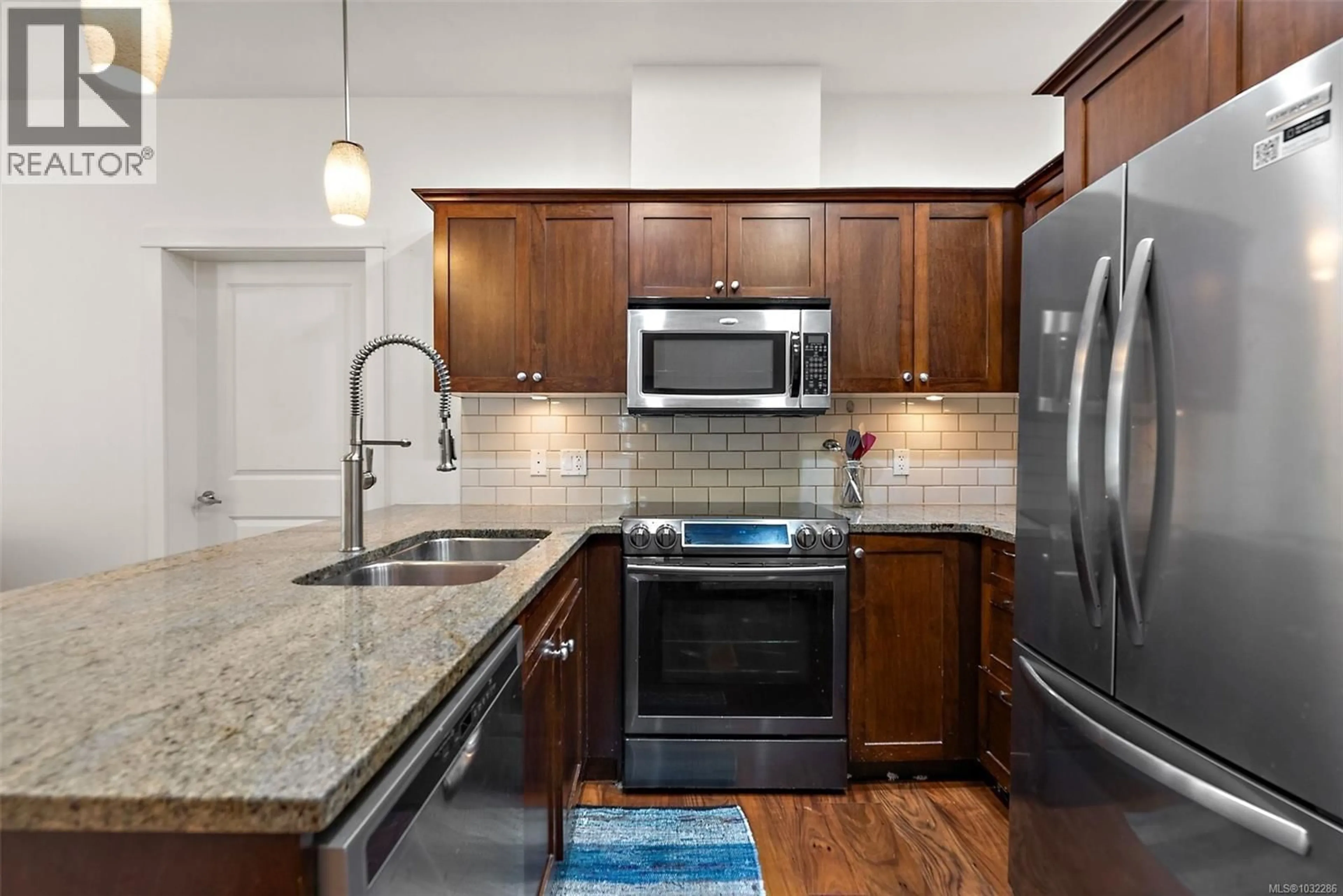 Standard kitchen, ceramic/tile floor for 104 - 101 NURSERY HILL DRIVE, View Royal British Columbia V9B0H5