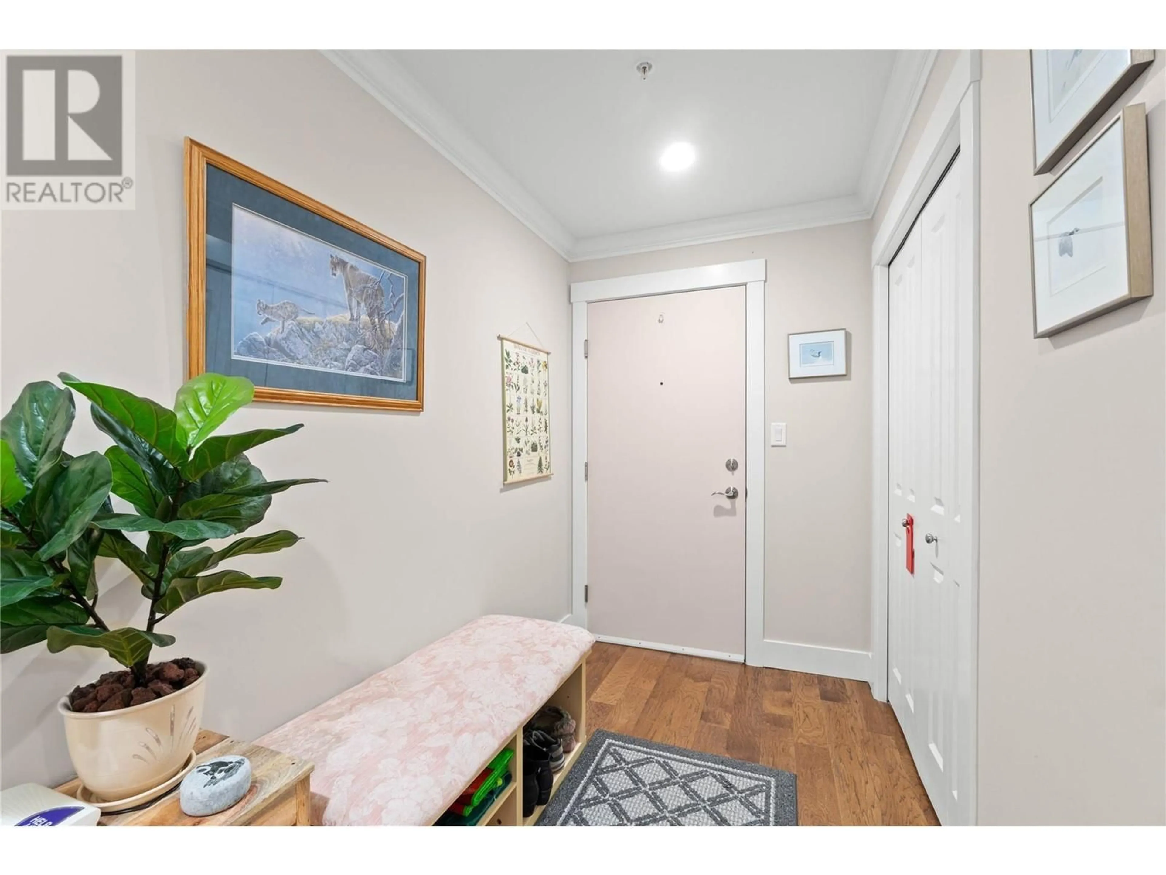 Indoor entryway, wood floors for 330 4 Avenue SE Unit# 304, Salmon Arm British Columbia V0E0E2